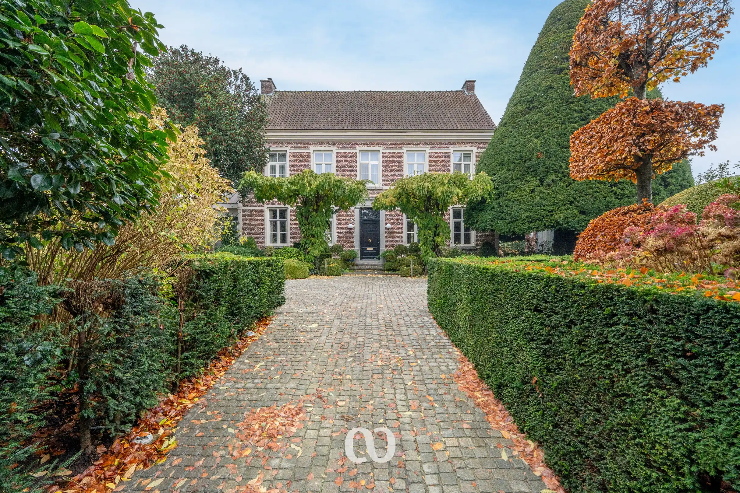 Exclusieve villa met unieke parksetting in Mater foto 1