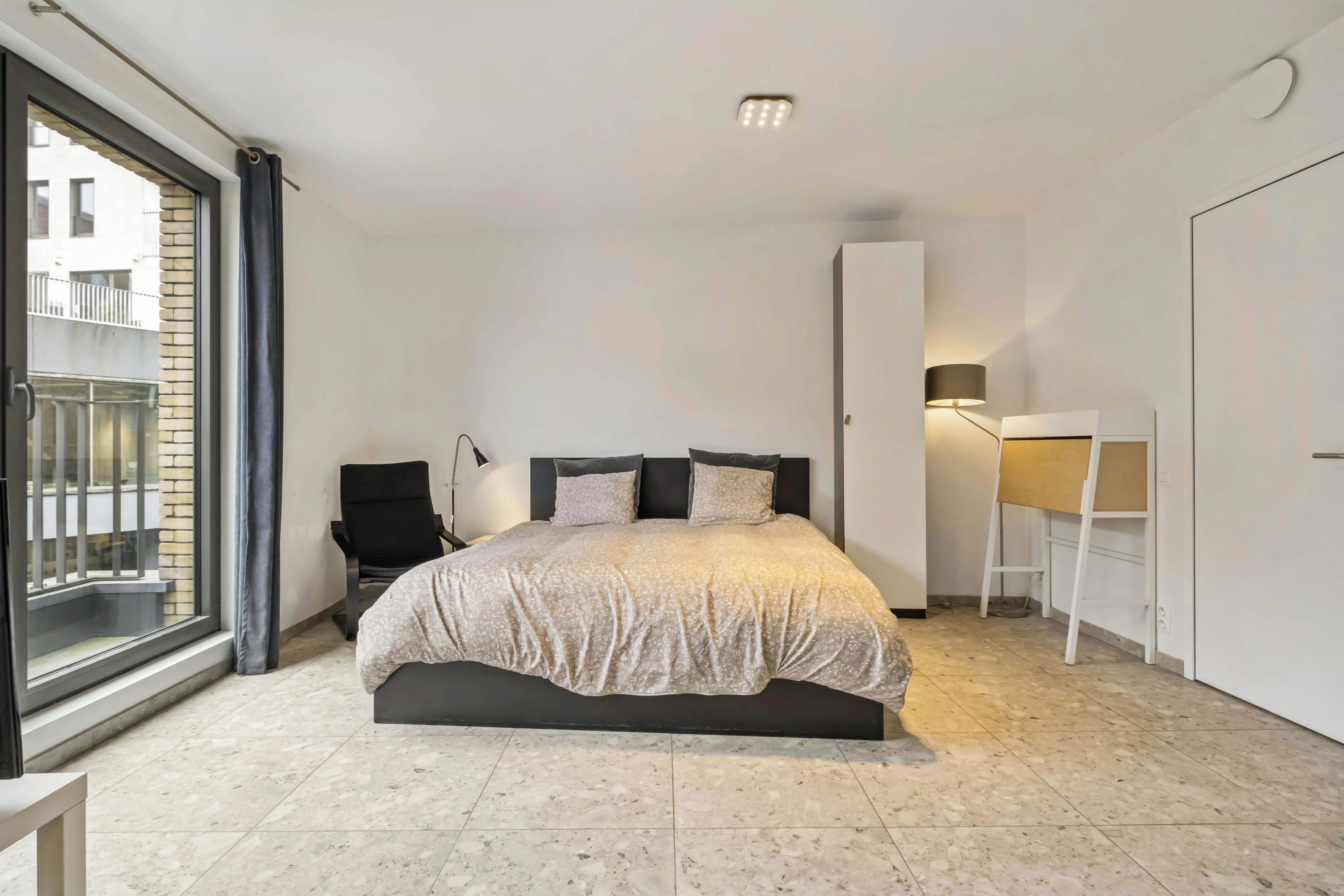  Instapklaar appartement te koop in het centrum van Kortrijk foto 6