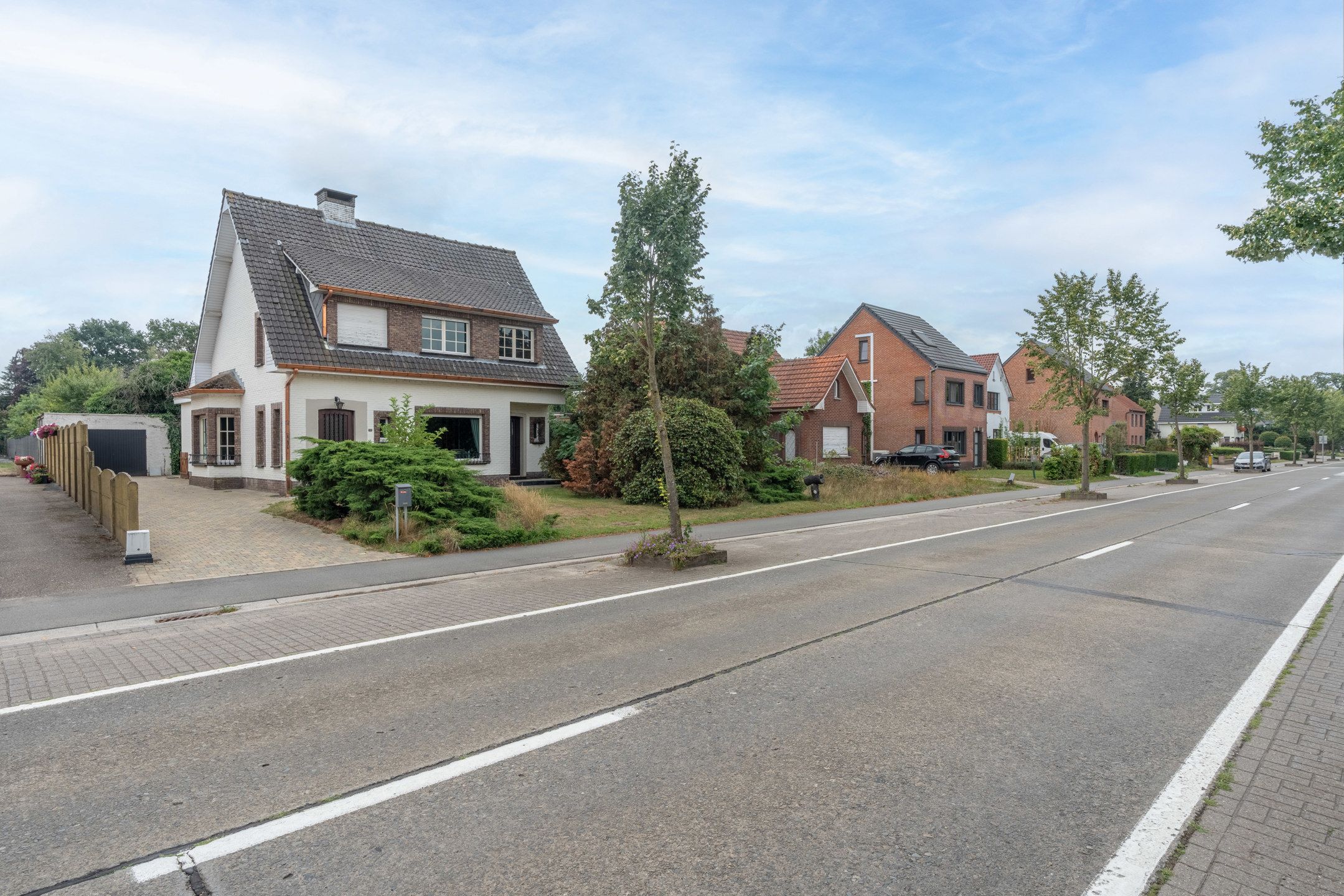 Te renoveren gezinswoning (196m²) op perceel van 1.943m². foto 38