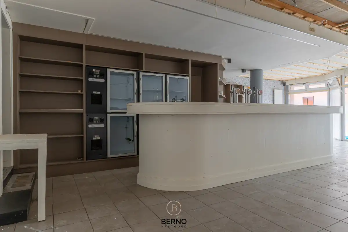 Horecazaak met ruime zaal. foto 3