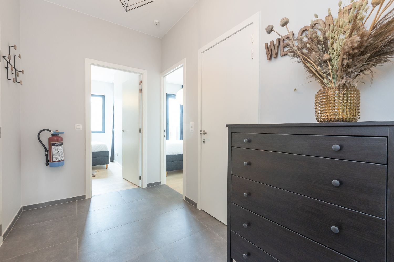 Instapklaar nieuwbouwappartement met twee volwaardige slaapkamers foto 15