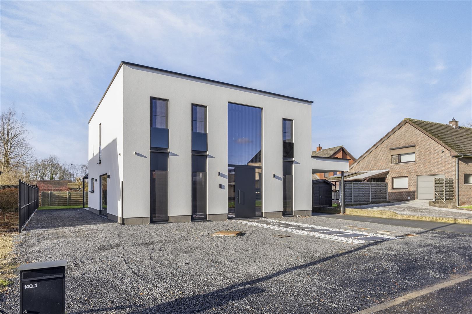 TE KOOP: Vrijstaande nieuwbouwwoning met 4-5 slaapkamers! foto {{pictureIndex}}