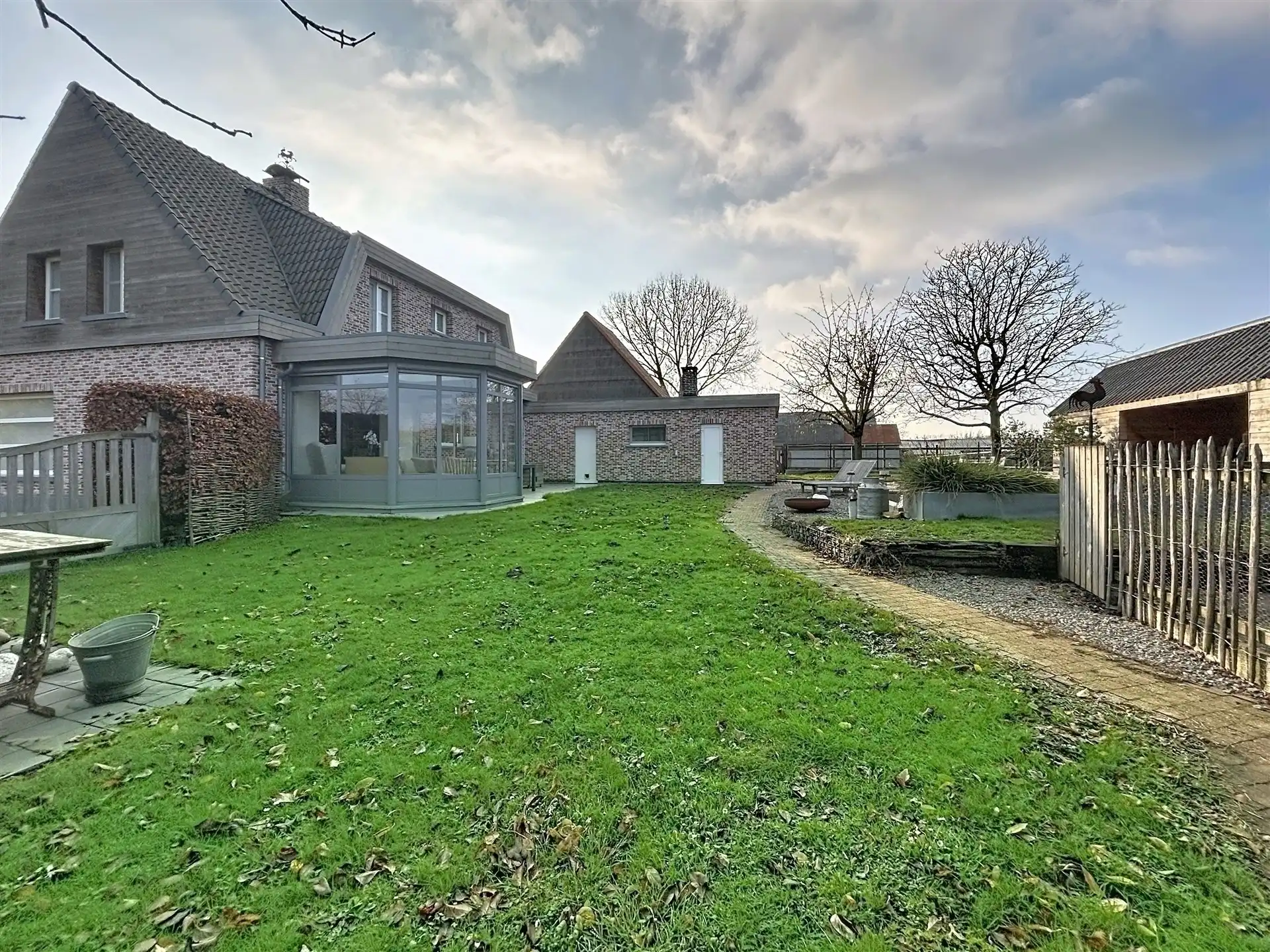Ruime woning met bijbouw en weide op perceel van 6790 m²  foto 21