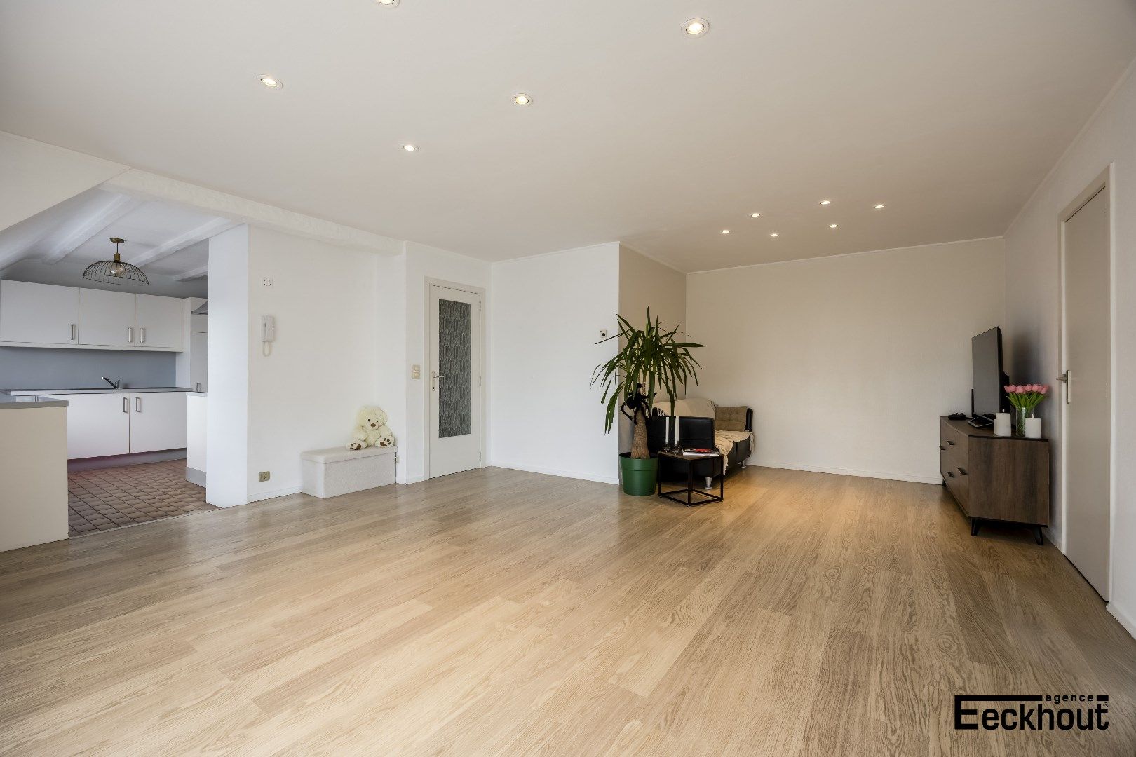Instapklaar hoekappartement op gunstige ligging! foto 3