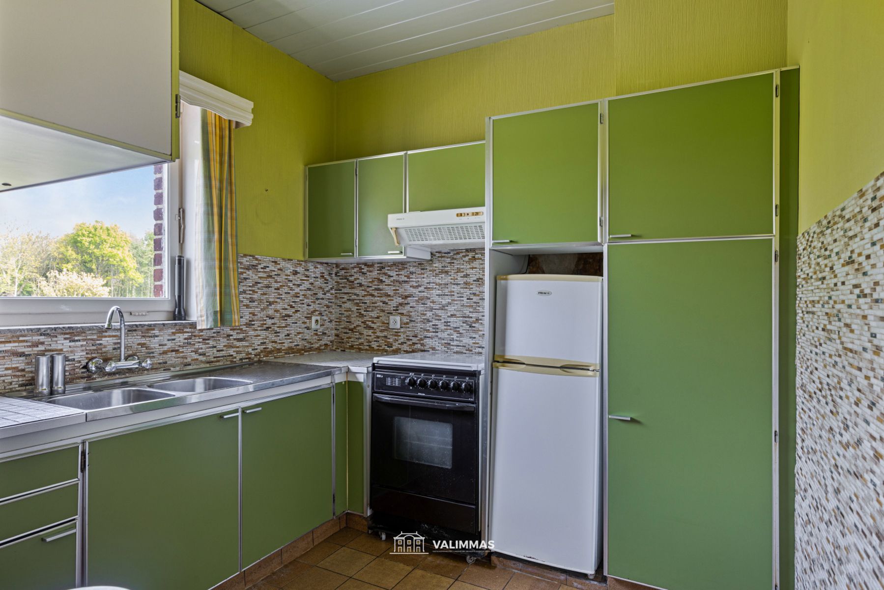 Ruime alleenstaande woning op ± 22 are, met atelier en tuin foto 14