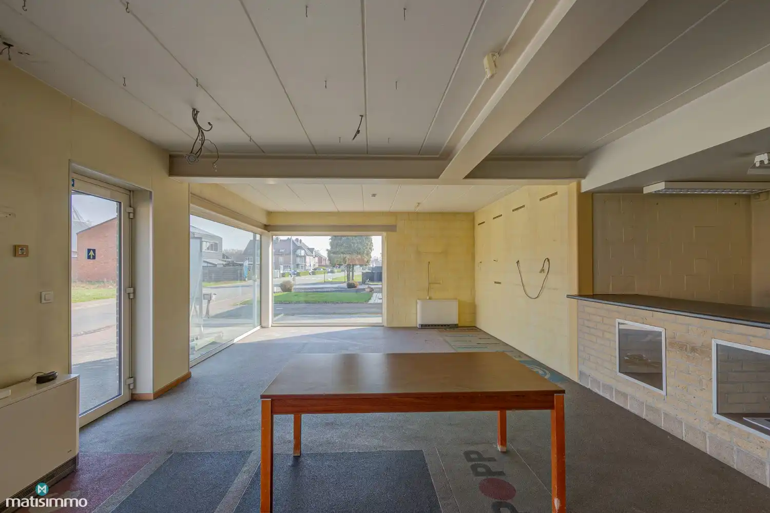 RUIM HANDELSPAND (SHOWROOM/BUREAU EN ZEER GROOT MAGAZIJN) MET VEEL MOGELIJKHEDEN TE BILZEN foto 4