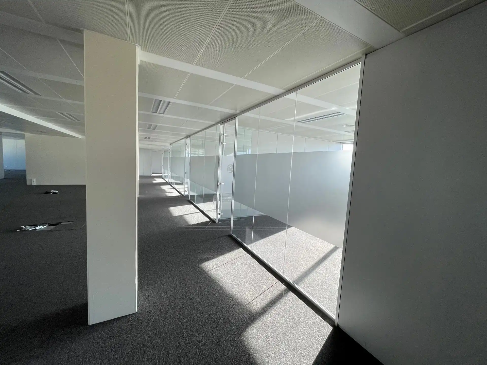 Modern Ingerichte Kantoorruimte V2- in Deurne foto 4