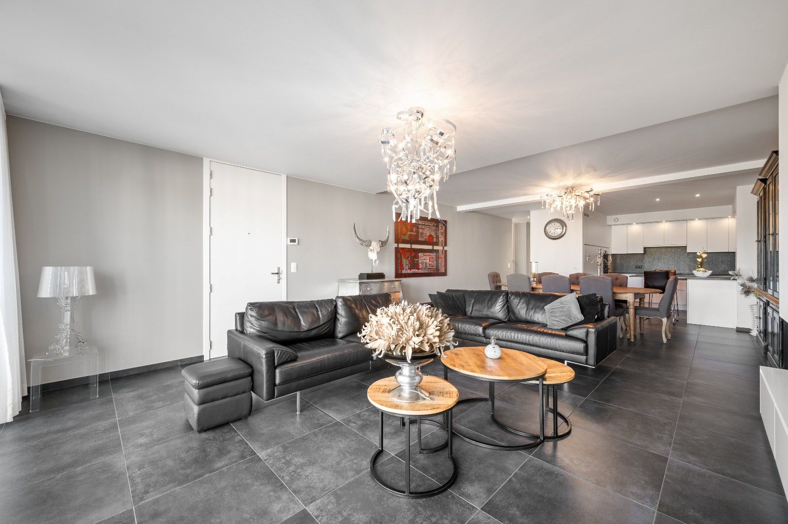 Instapklare, moderne penthouse op de Grote Markt in Tienen foto 5