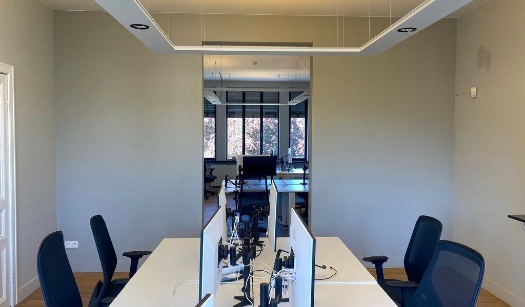 Gemeubelde kantoren in statig herenhuis aan R40 in Gent foto 3