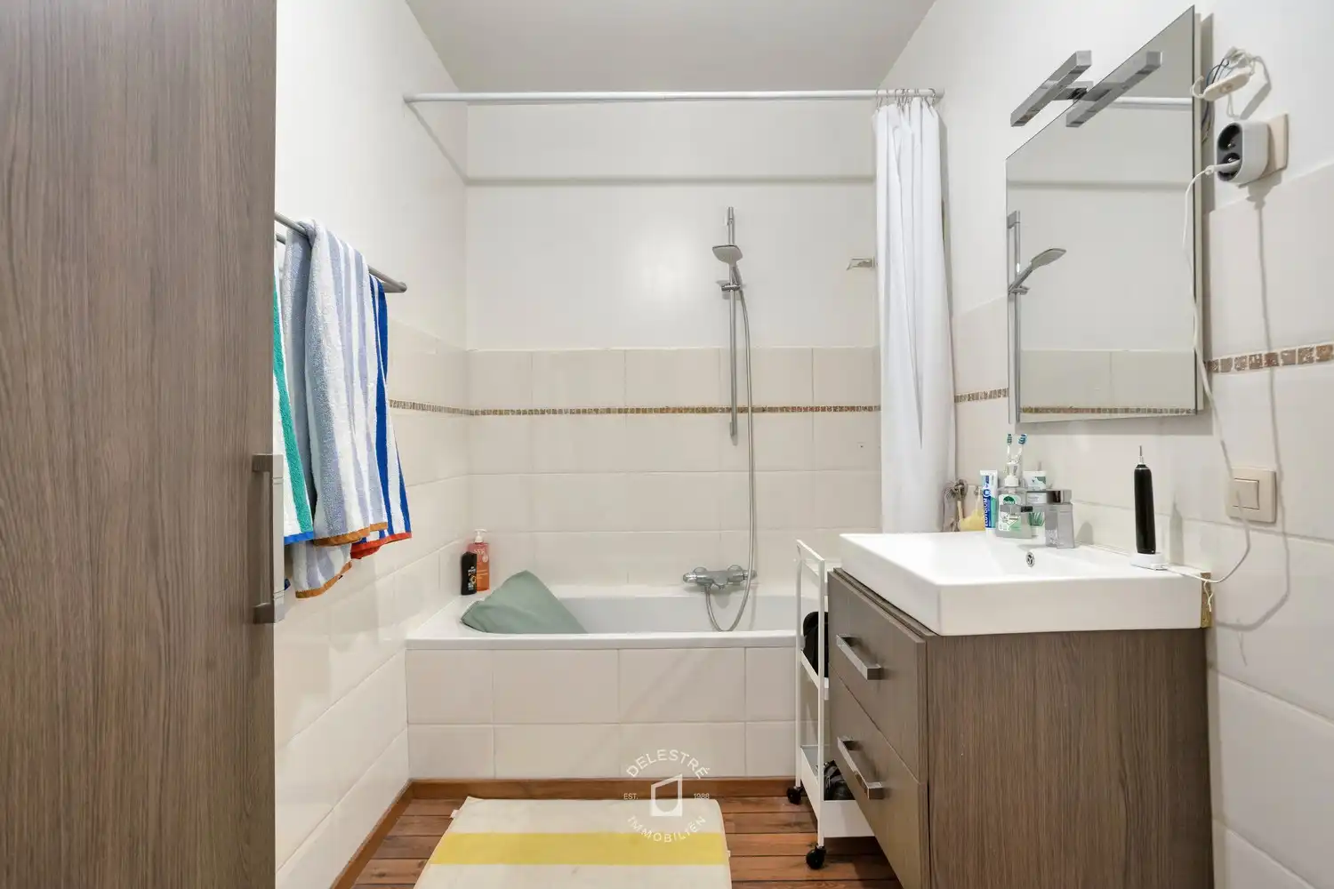 Verrassend ruime en energiezuinige gerenoveerde woning met dakterras en open zicht foto 16