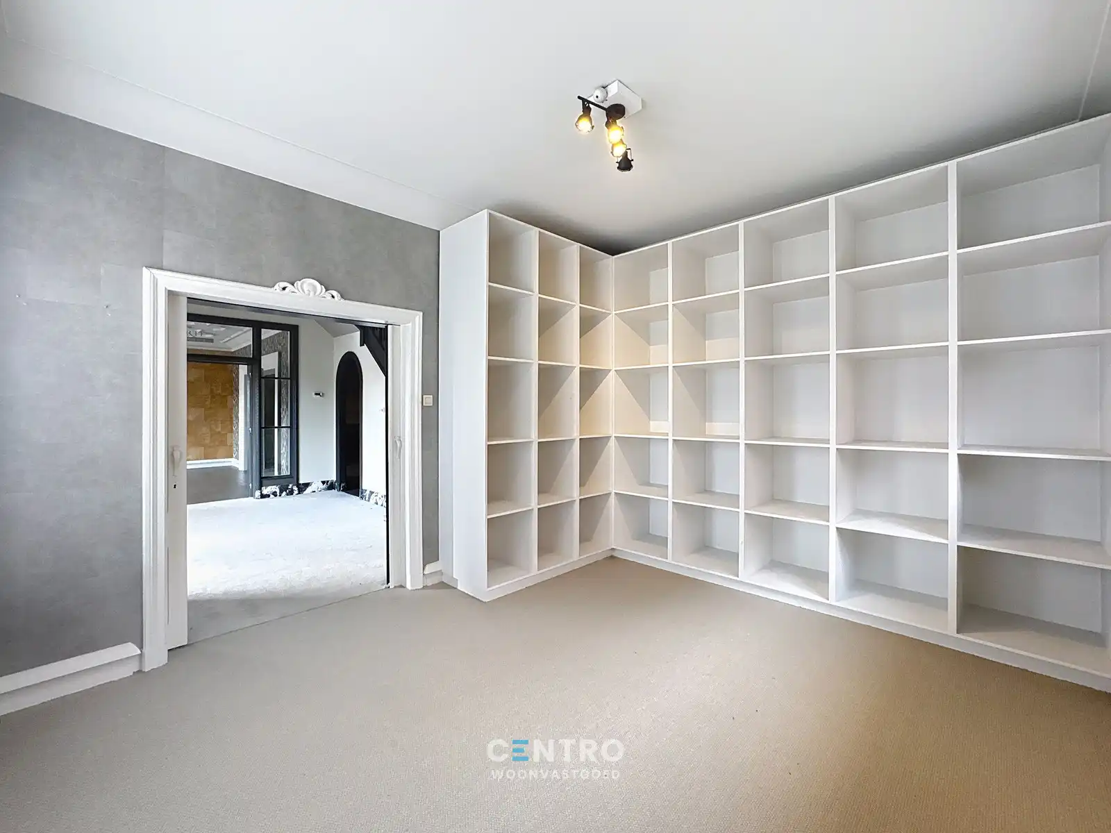Commerciële site met woonst op toplocatie te Roeselare! foto 11
