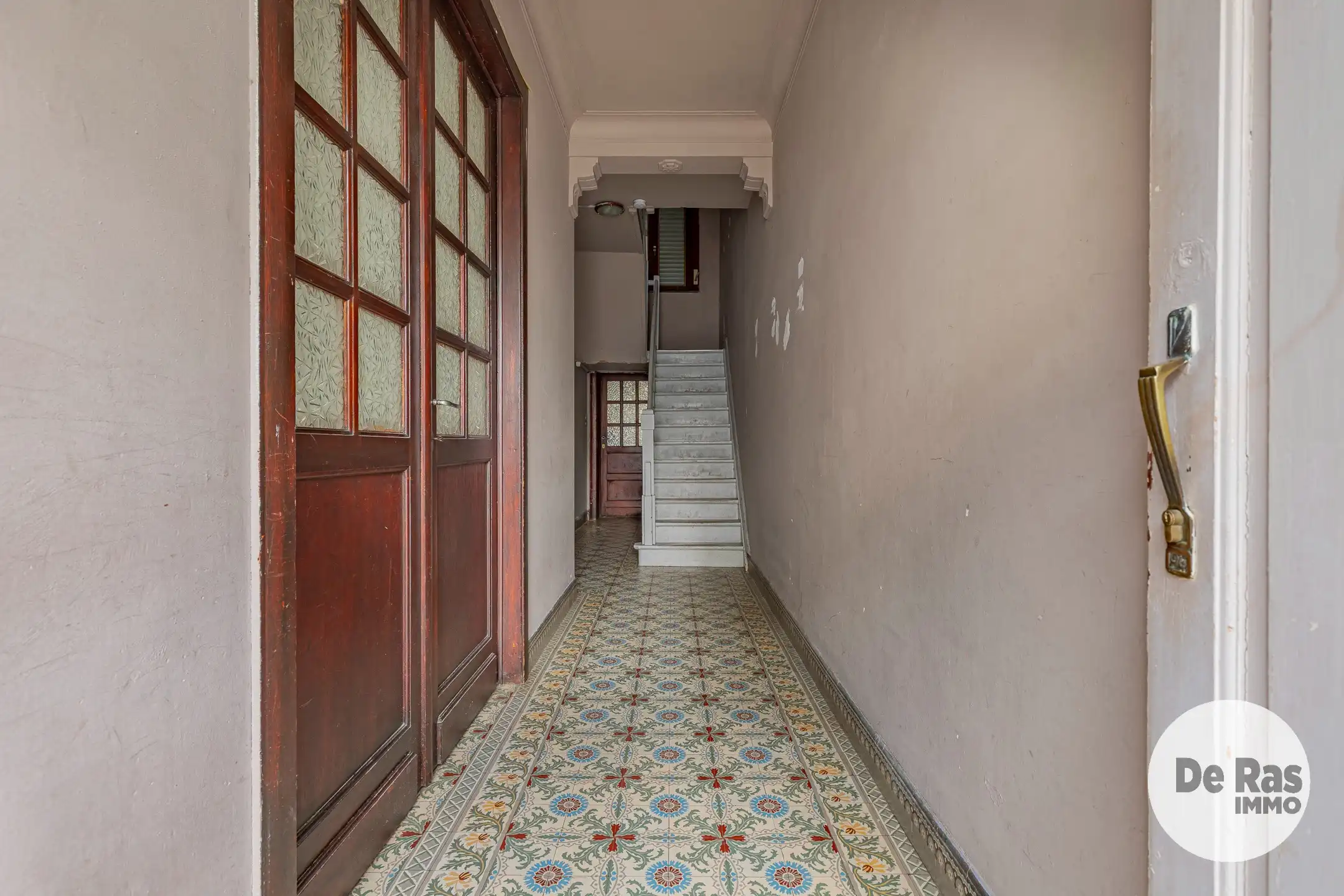 LEDE - Te renoveren woning met 4 slaapkamers nabij centrum foto 2