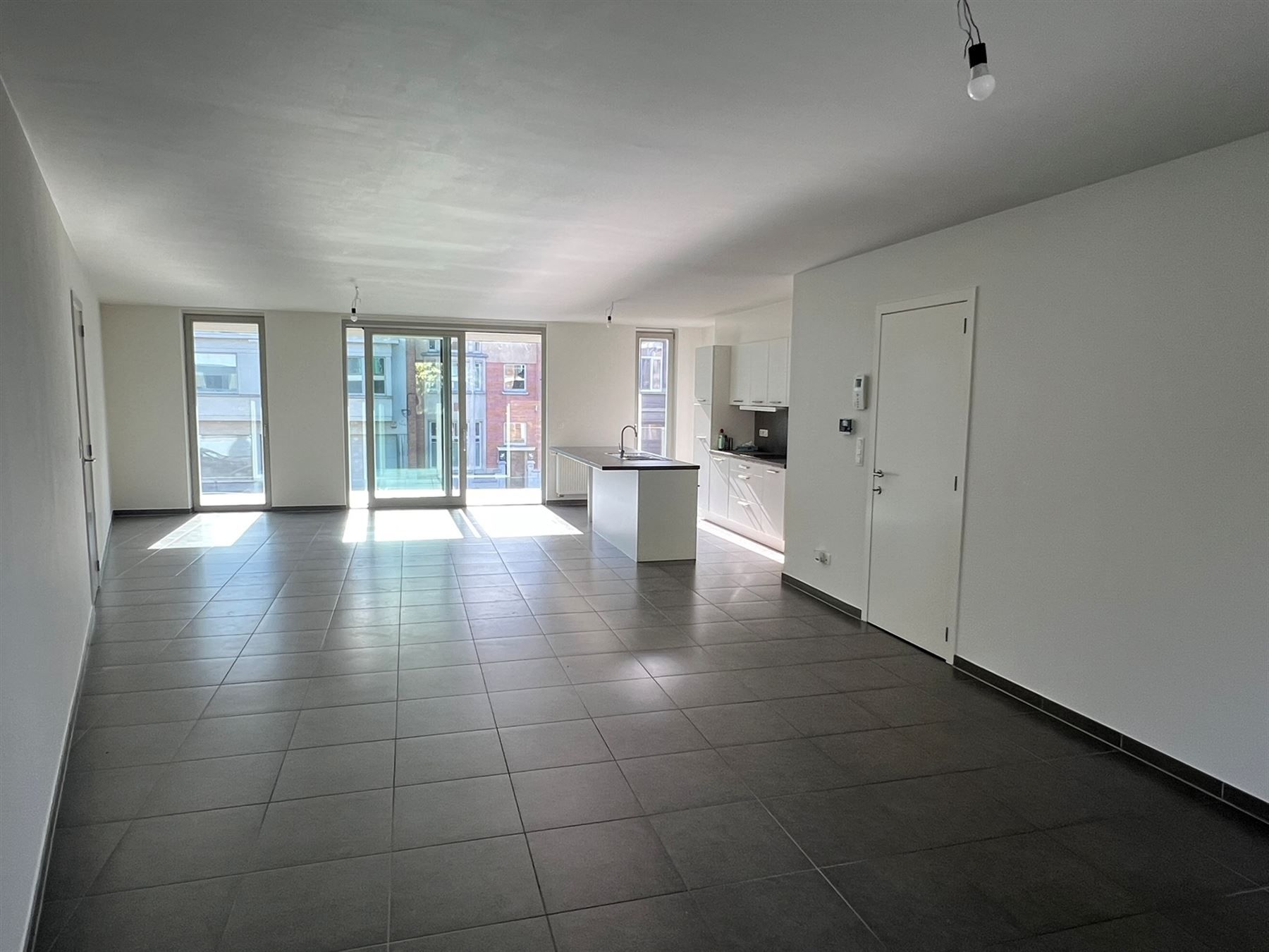 Ruim appartement met 3 slaapkamers, dakterras en garage foto 2