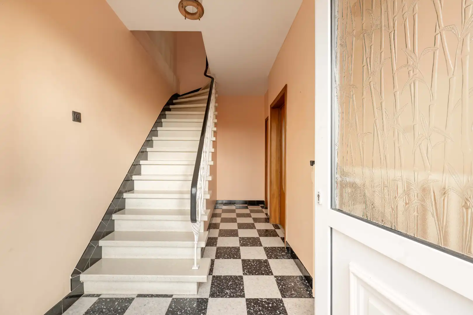 RUIME WONING MET LANDELIJK ZICHT VLAKBIJ CENTRUM EGEM foto 2