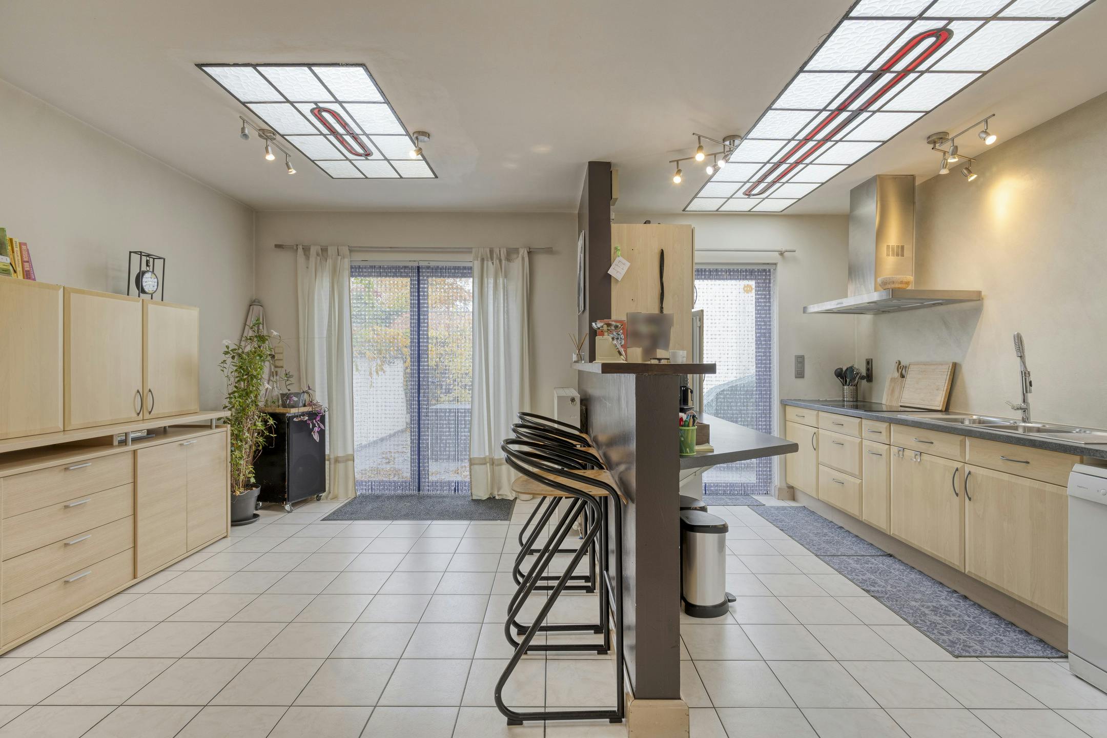 Zeer ruime centraal gelegen gezinswoning in Sint-Niklaas foto 5