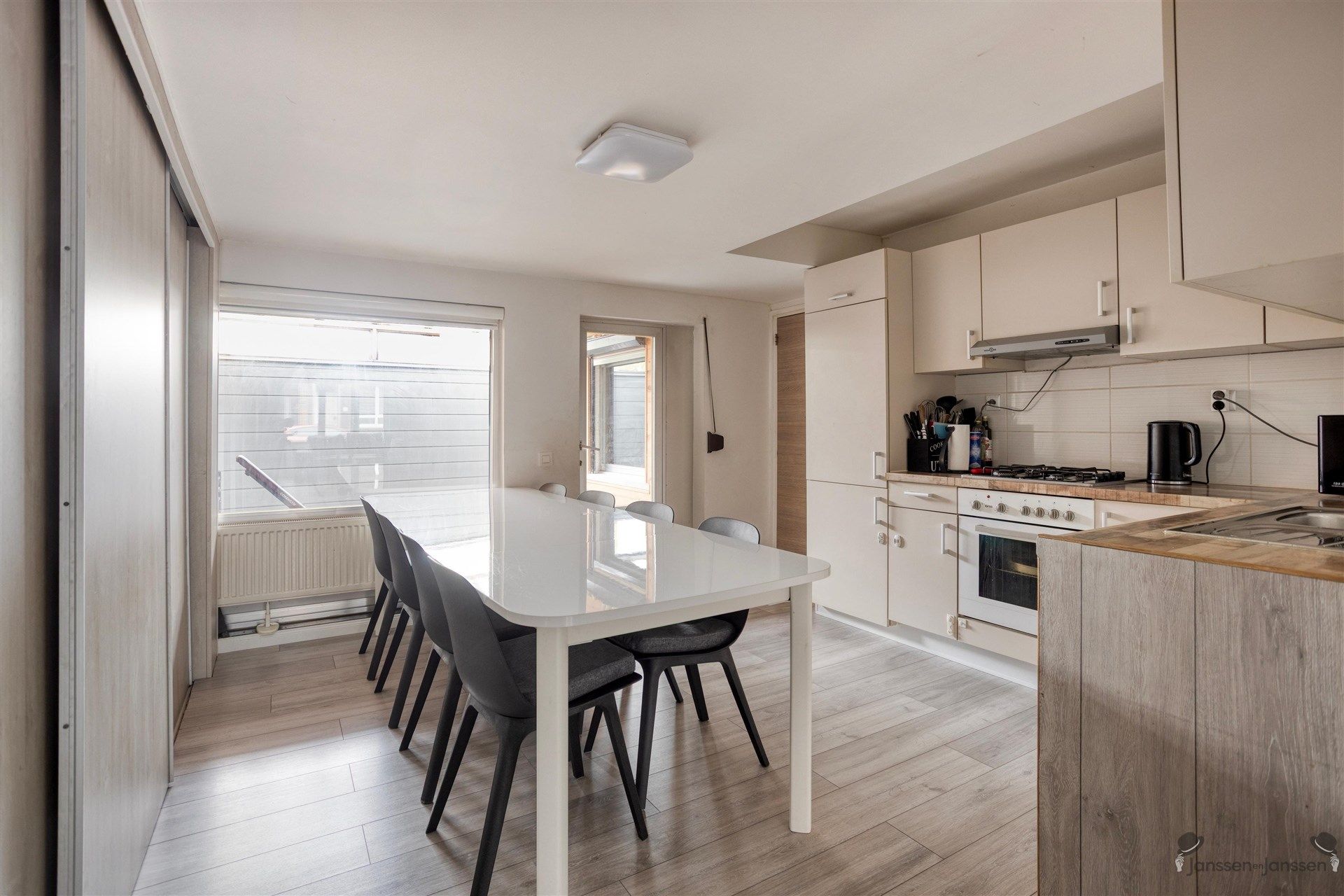 Karaktervolle rijwoning met 4 slaapkamers foto 7