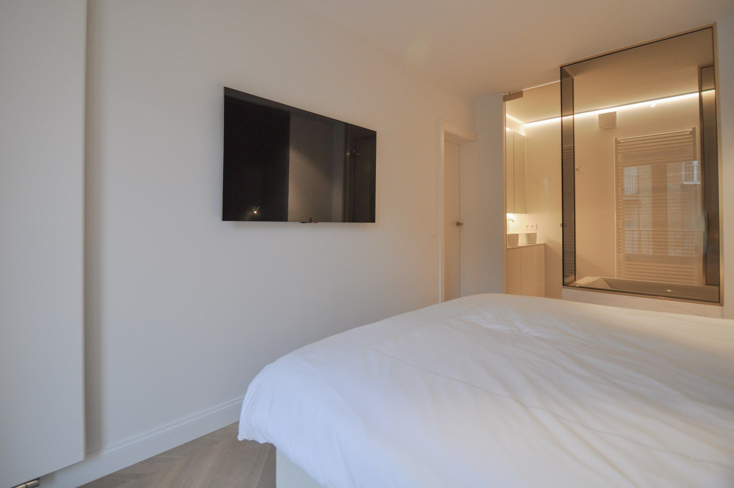 Hoogwaardig volledig gerenoveerd appartement met zijdelings zeezicht en zicht op de Kustlaan. foto 22