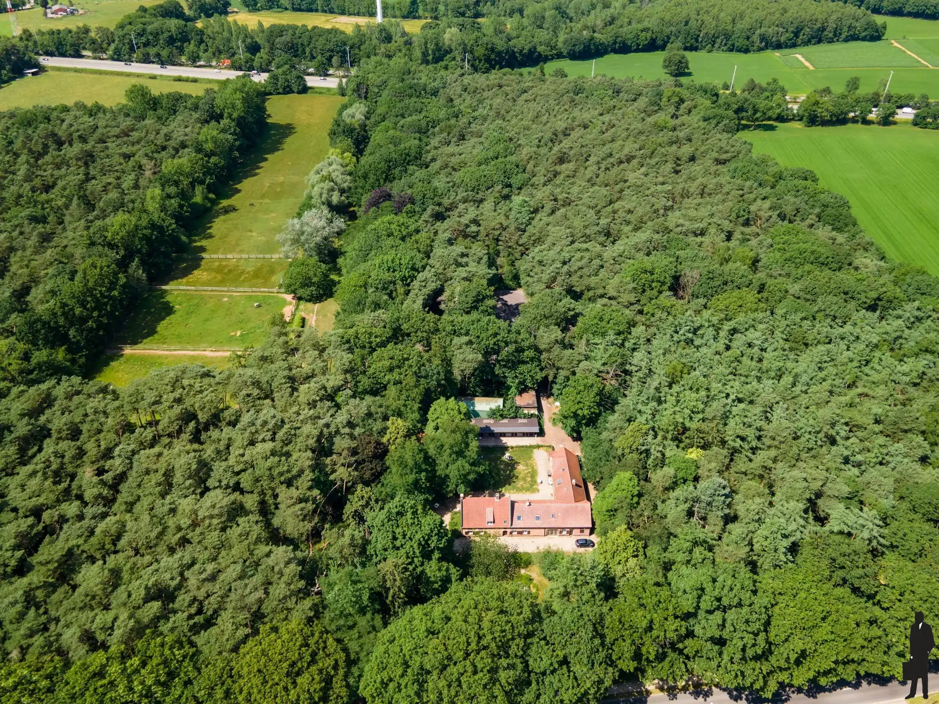 Riante hoeve op uitzonderlijk domein van bijna 10 ha foto 28