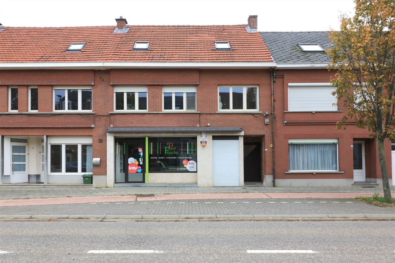 Winkelruimte en (huur)appartement met aparte ingang  foto 1