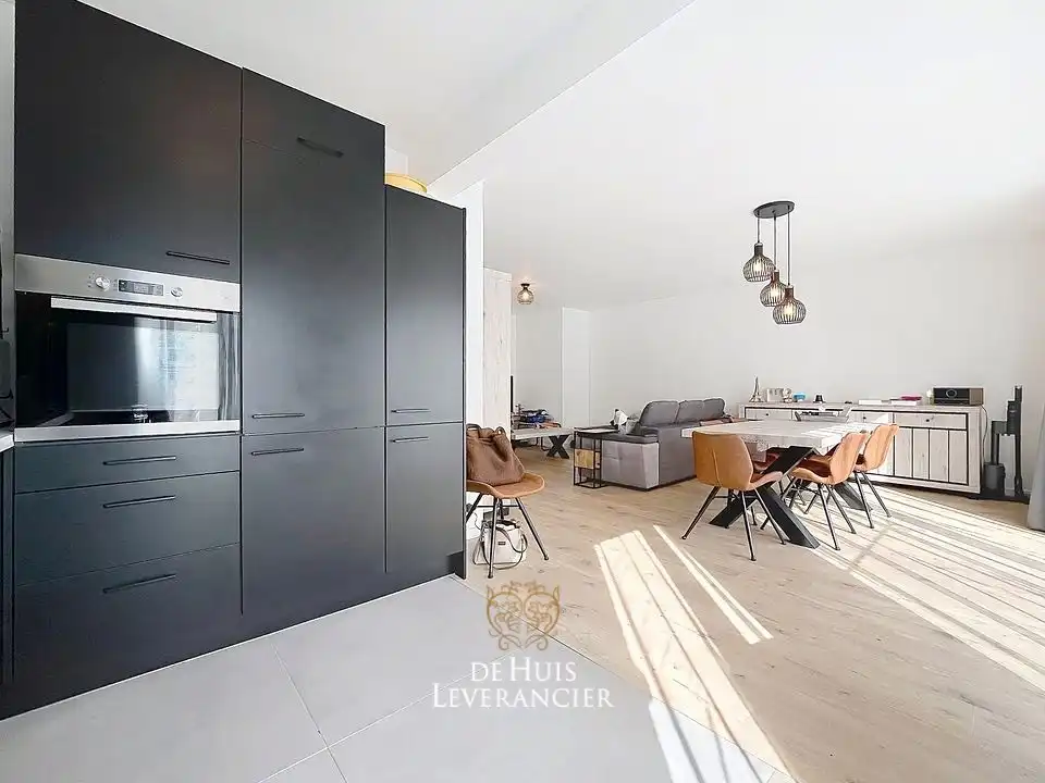 Groot appartement met 2 slpks en staanplaats te koop in centrum Kontich foto 3