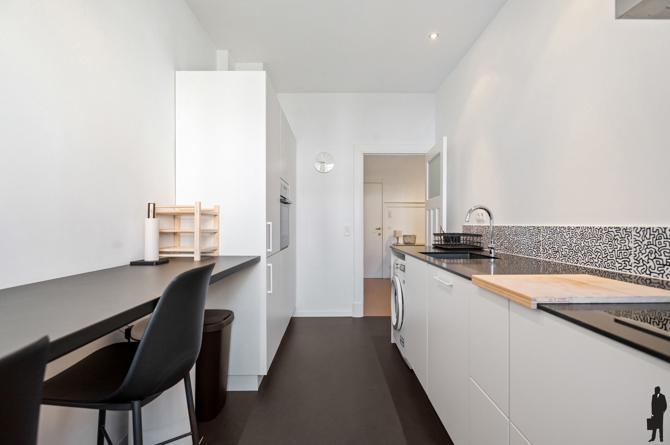 Gemeubeld appartement met terras en poetsdienst. foto 11