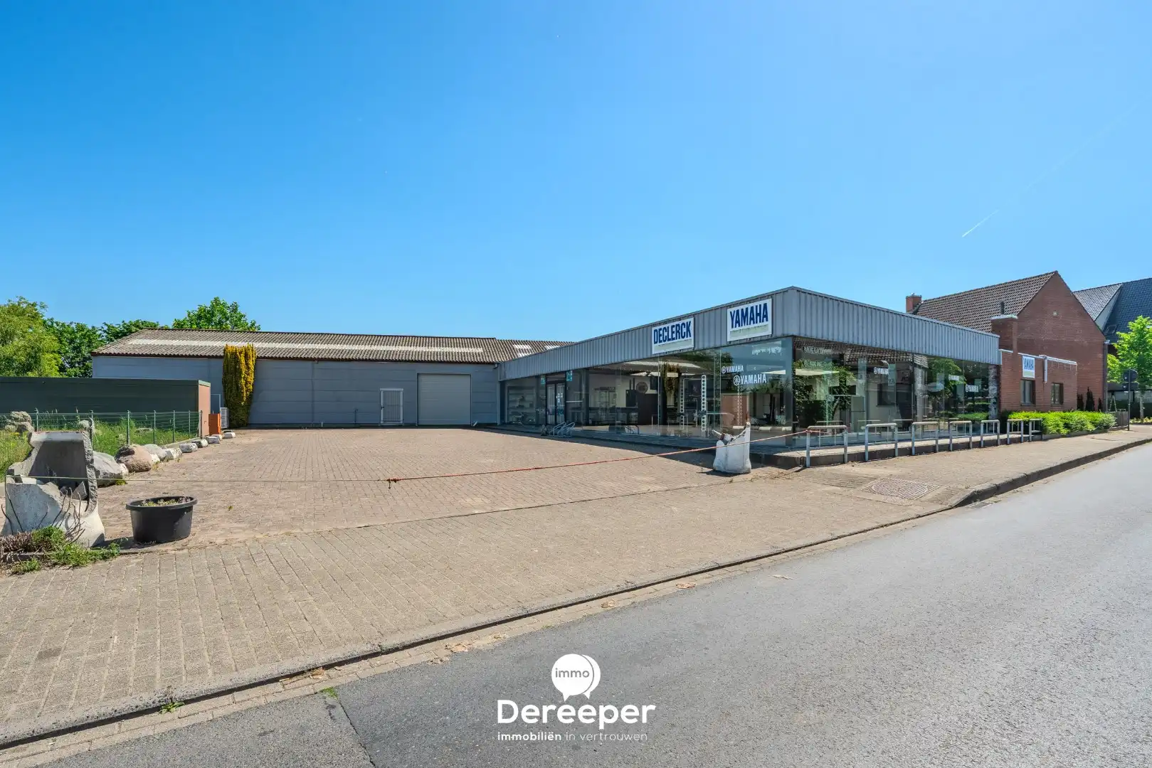Commercieel pand met showroom, atelier, opslagplaatsen en woonst op toplocatie foto 5