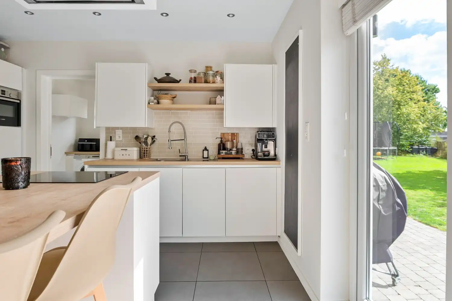 Energiezuinige woning in hoevestijl met 4 slpkrs en afgewerkte zolder foto 9