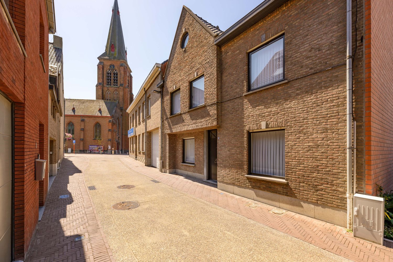 Instapklare woning in het centrum van Meulebeke. foto 2