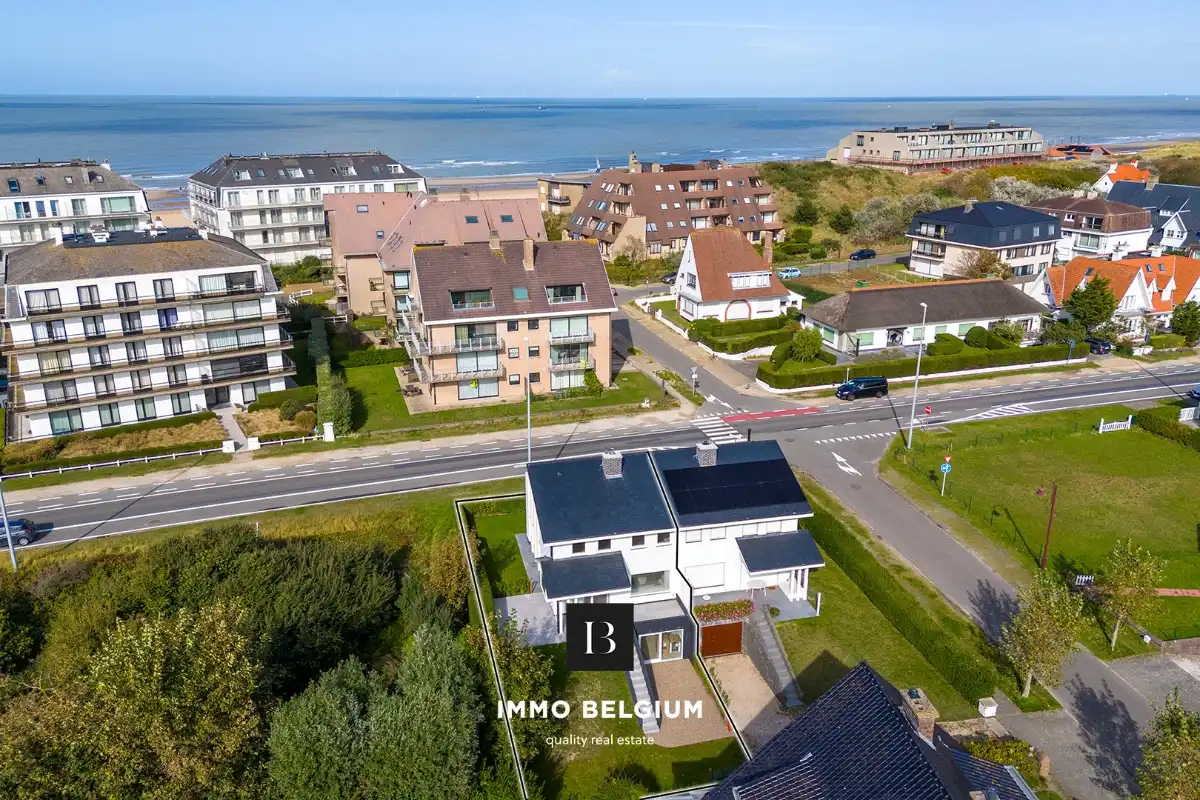 Prachtig gerenoveerde woning nabij het strand foto {{pictureIndex}}