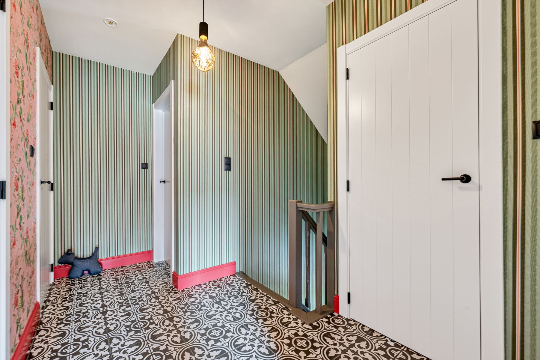 Recente (2020) open bebouwing met tuin en 3 slaapkamers foto 16
