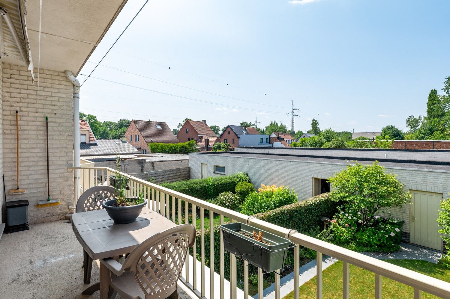Ruim appartement met zeer ruime garage en terras in het centrum van Sint-Job-in-'t-Goor! foto 14
