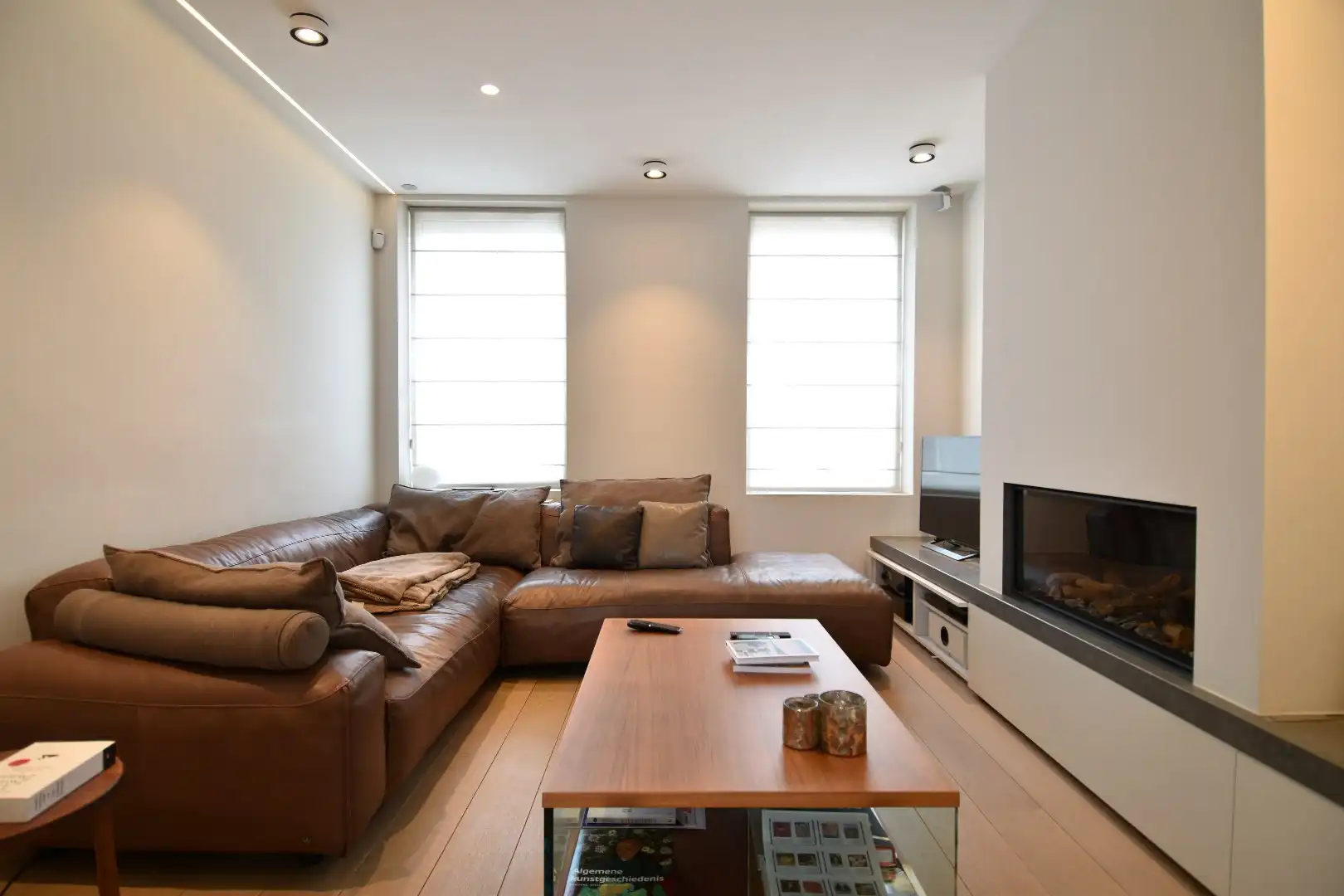 Vernieuwde HOB met 3 slaapkamers, bureel, zonnige tuin en garage te koop in Bellegem foto 2