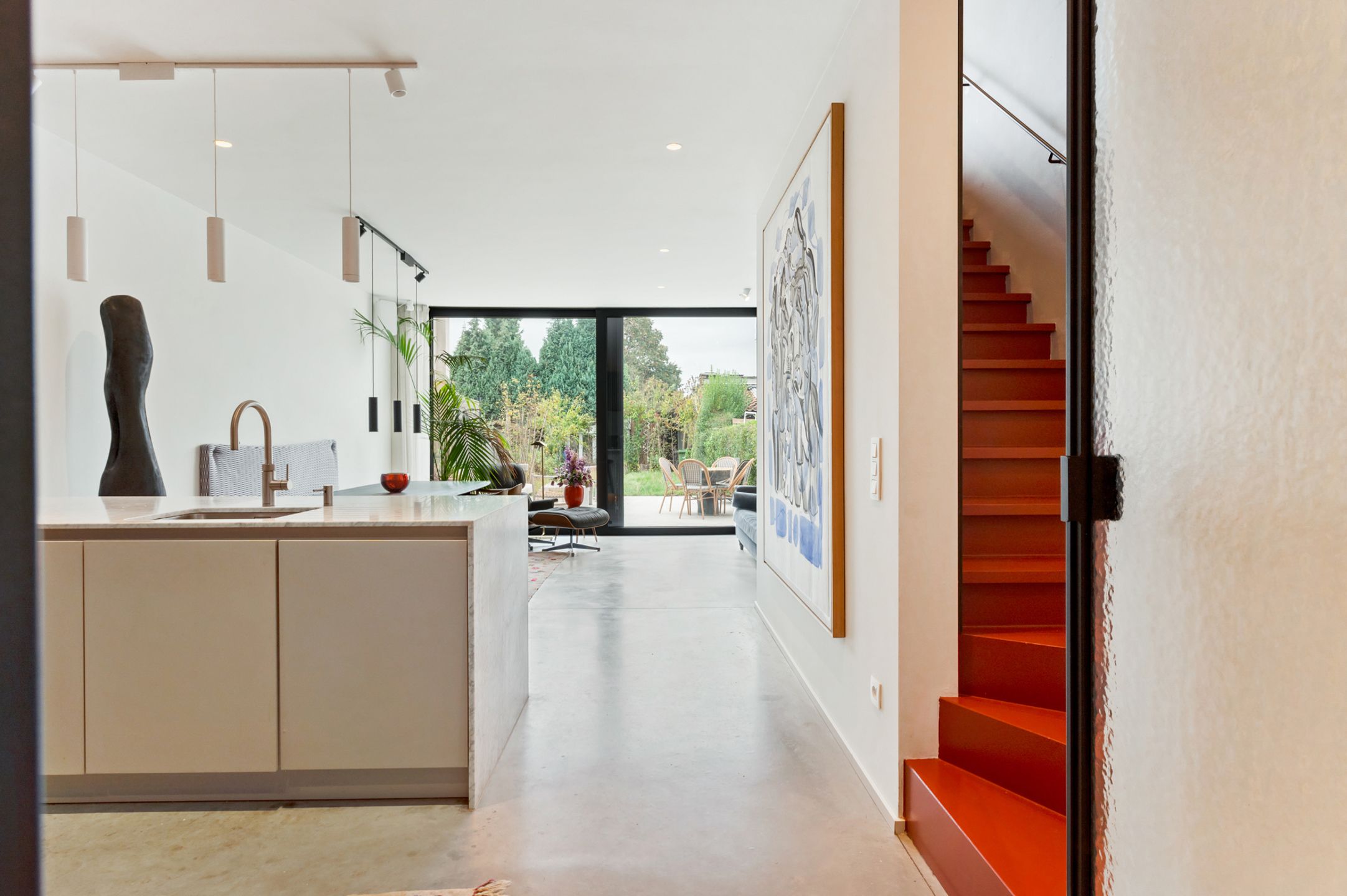 Prachtig gerenoveerde woning met mooie tuin - centrum Hove foto 3