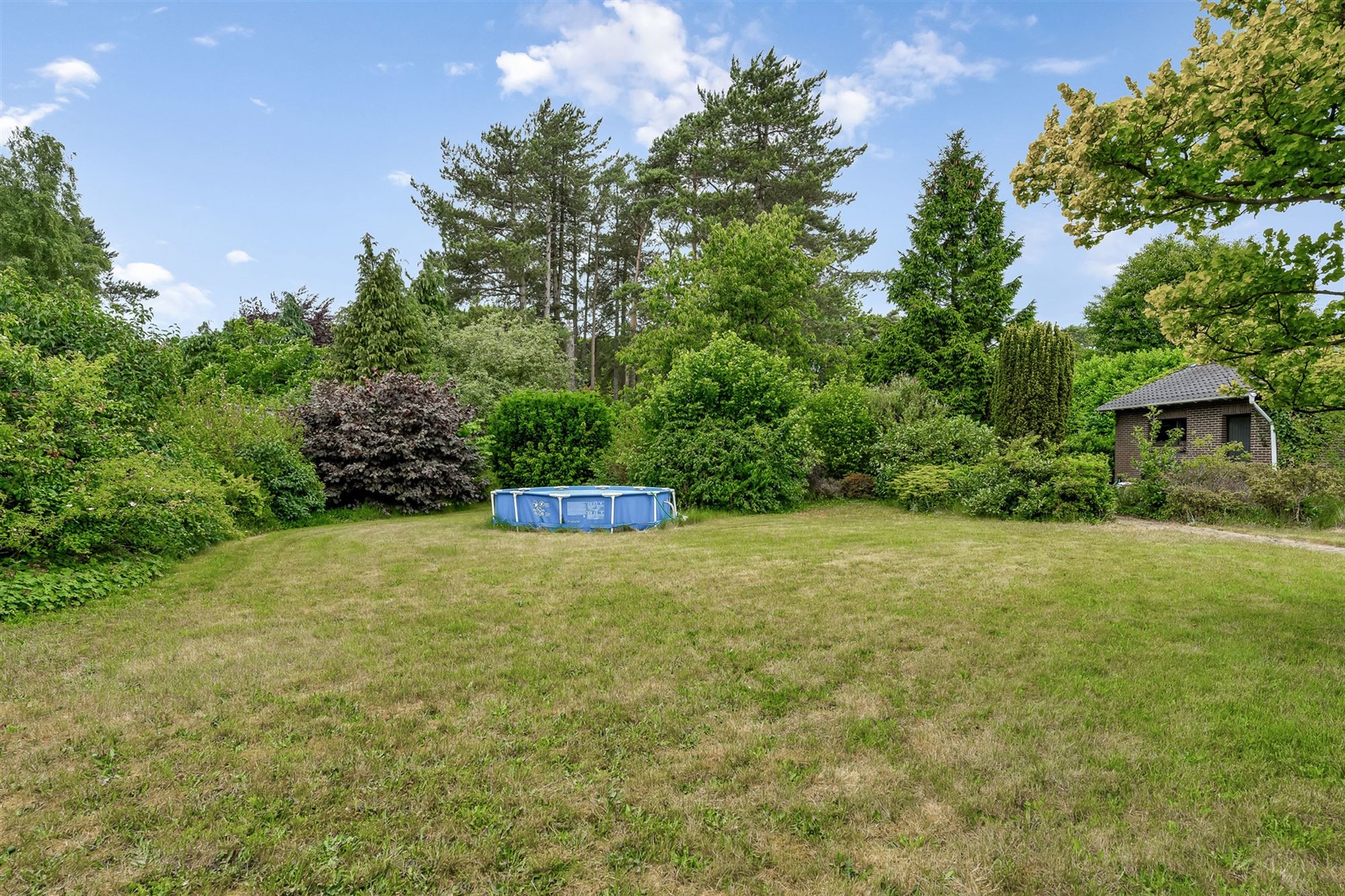GELIJKVLOERSE WONING OP 2283M2 OP RESIDENTIËLE LIGGING foto 21