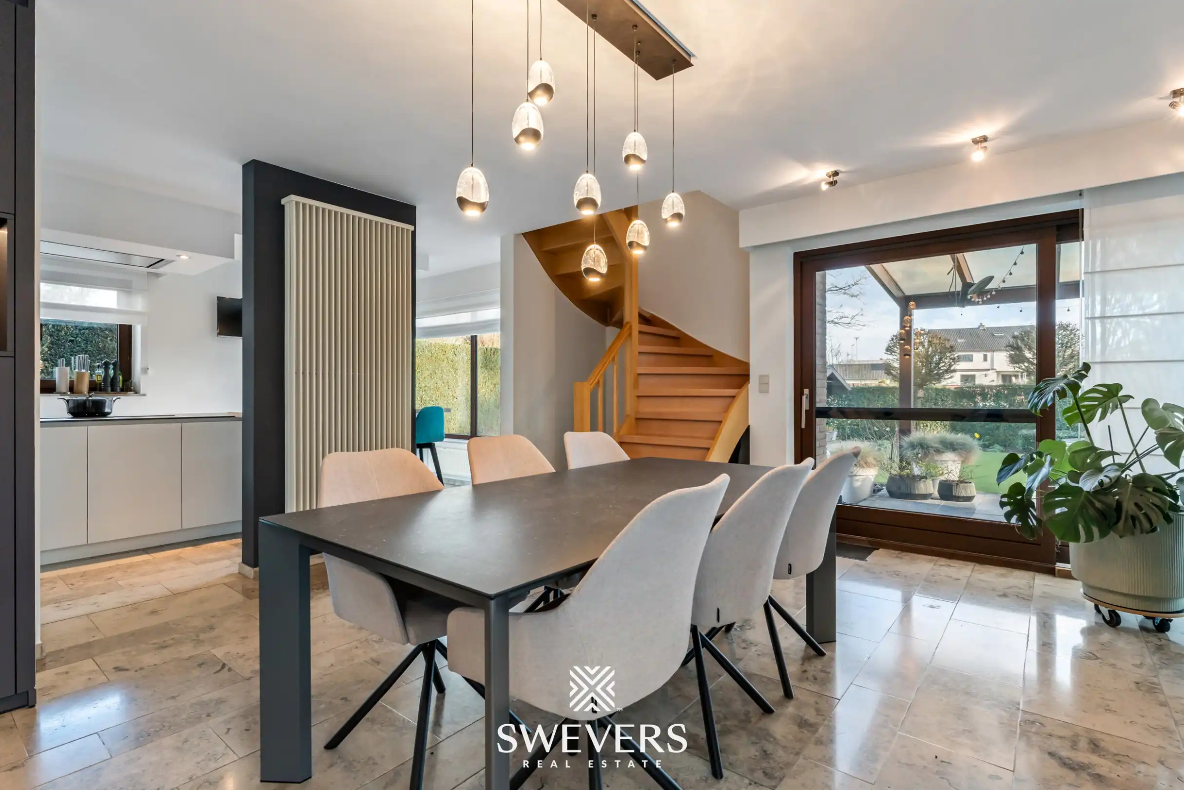 Uiterst verzorgde en lichtrijke woning op een rustige locatie in Heusden-Zolder foto 7