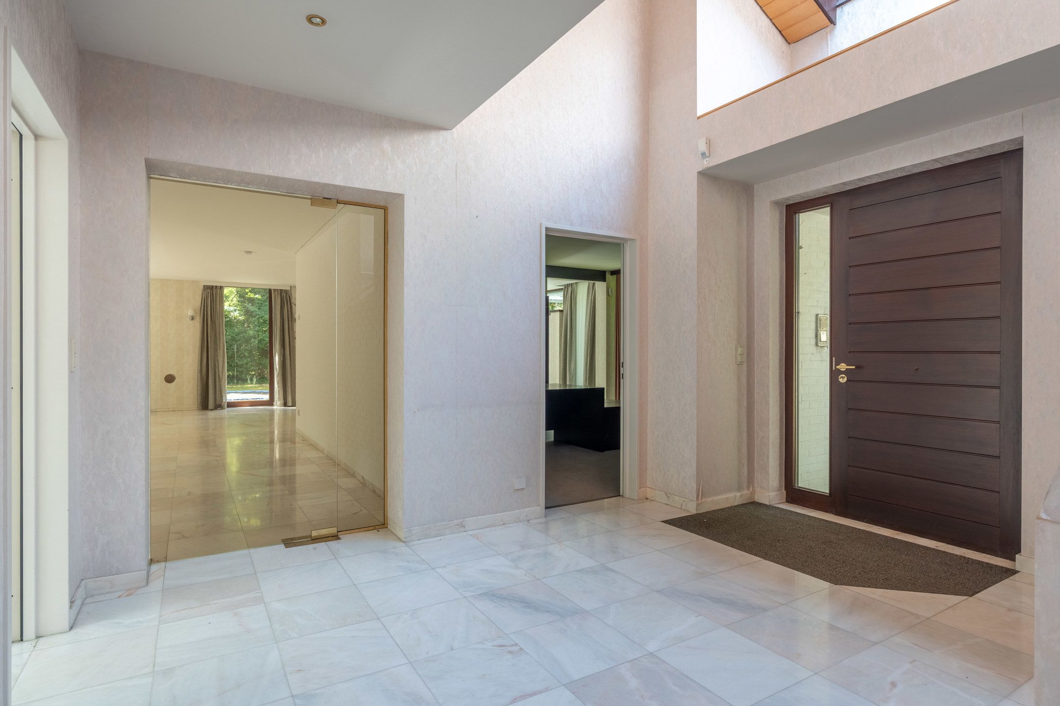 Ruime architectenvilla met 8 slpk's op 1.832 m² te Vosselaar foto 4