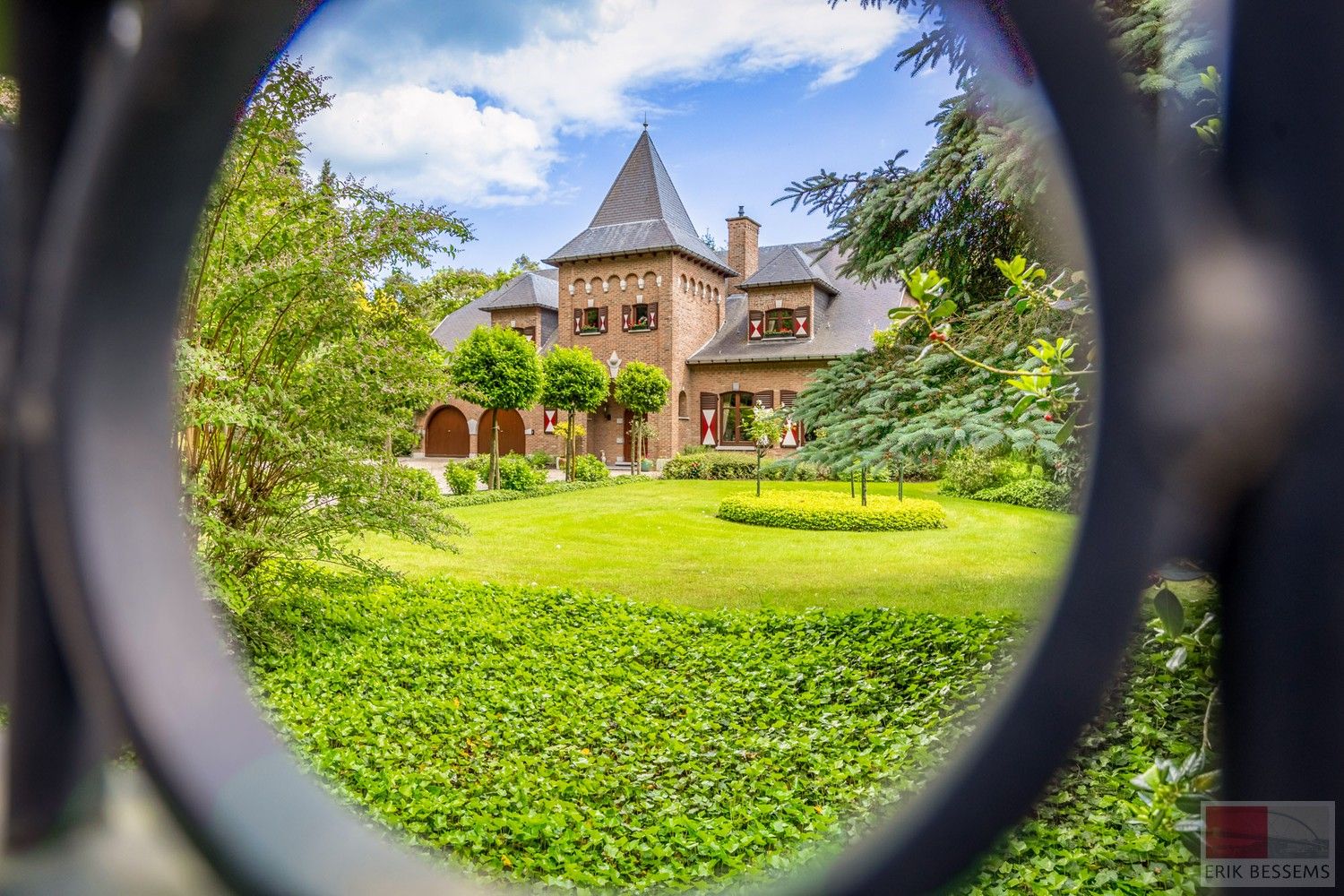 Ruime vrijstaande villa gebouwd in 1989, 365m² woonoppervlakte foto 30