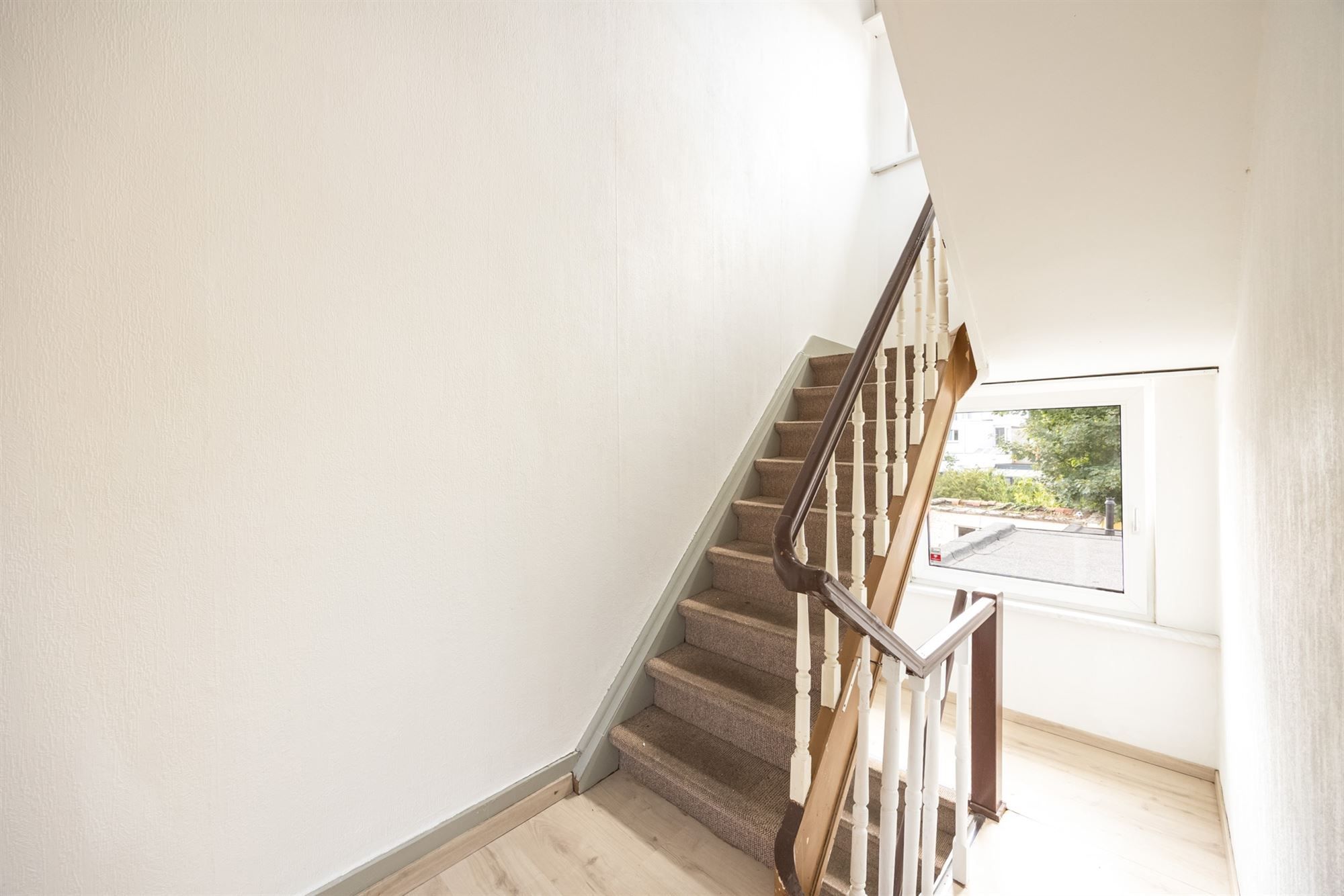 Ruime gezinswoning met vier slaapkamers en tuin foto 11