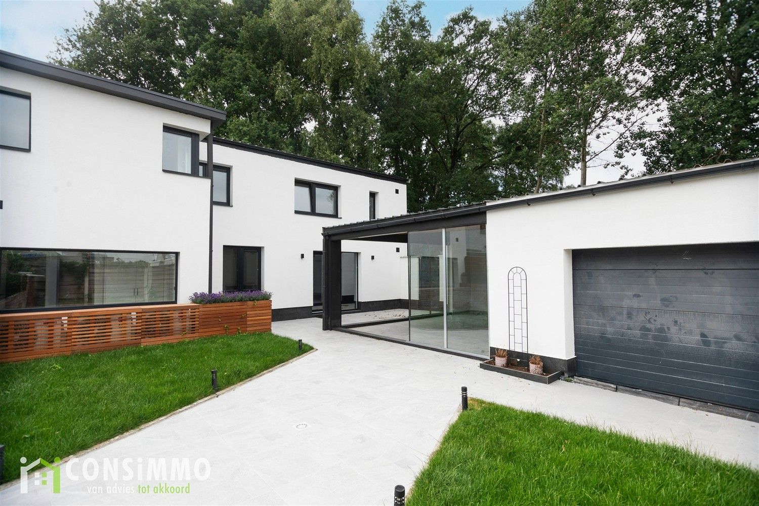 Gerenoveerde woning met 3 slaapkamers in het groene Genk-Driehoeven foto {{pictureIndex}}