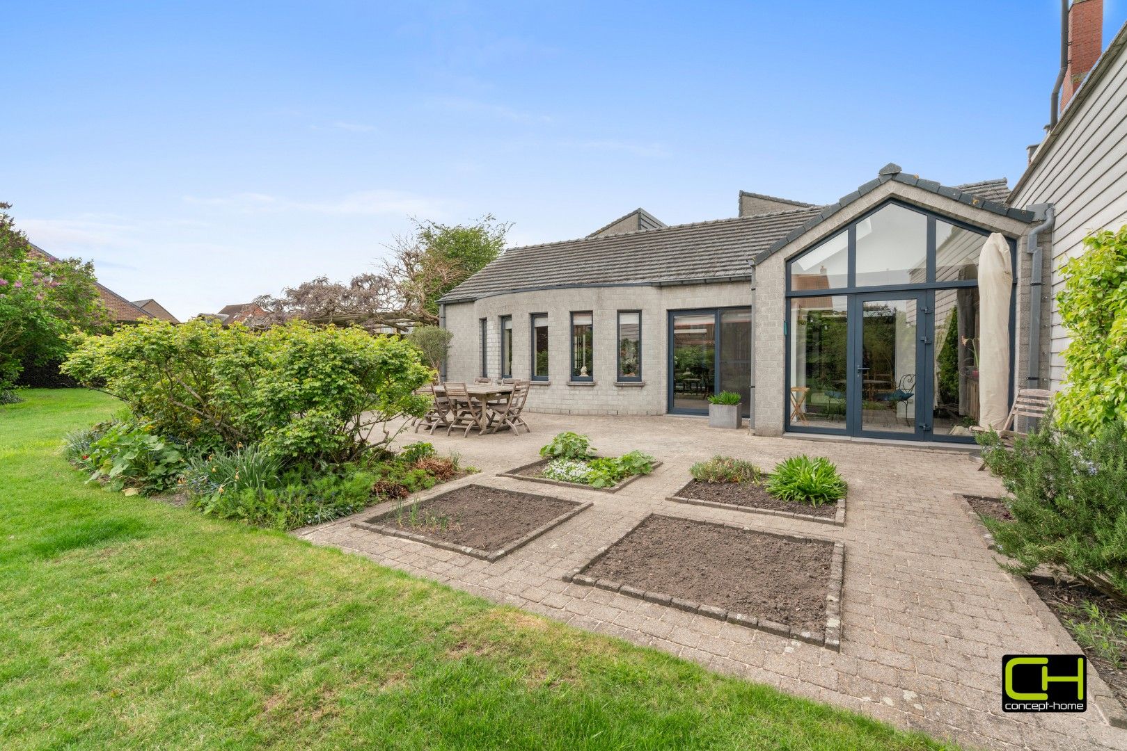 Villa met woonst en praktijkruimte te koop in Beke foto 20
