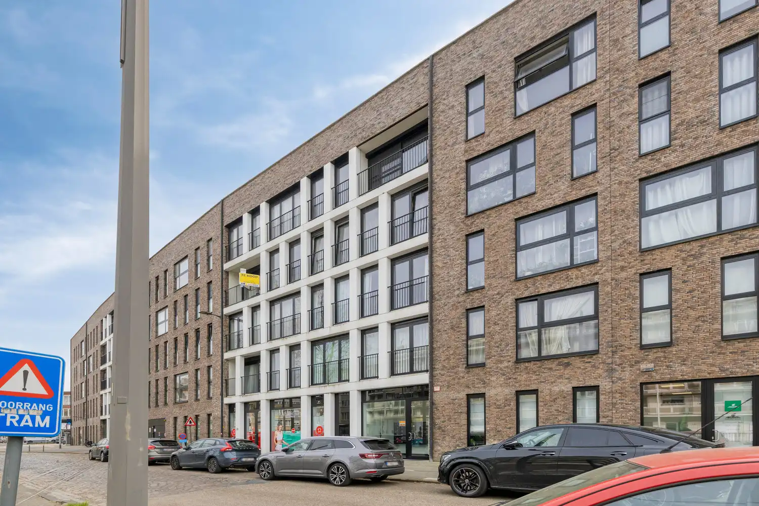 Prachtig dakappartement (140m2) vlakbij Boekenberg Park met 2 slks, 2 grote terrassen en ruim garage! foto 3