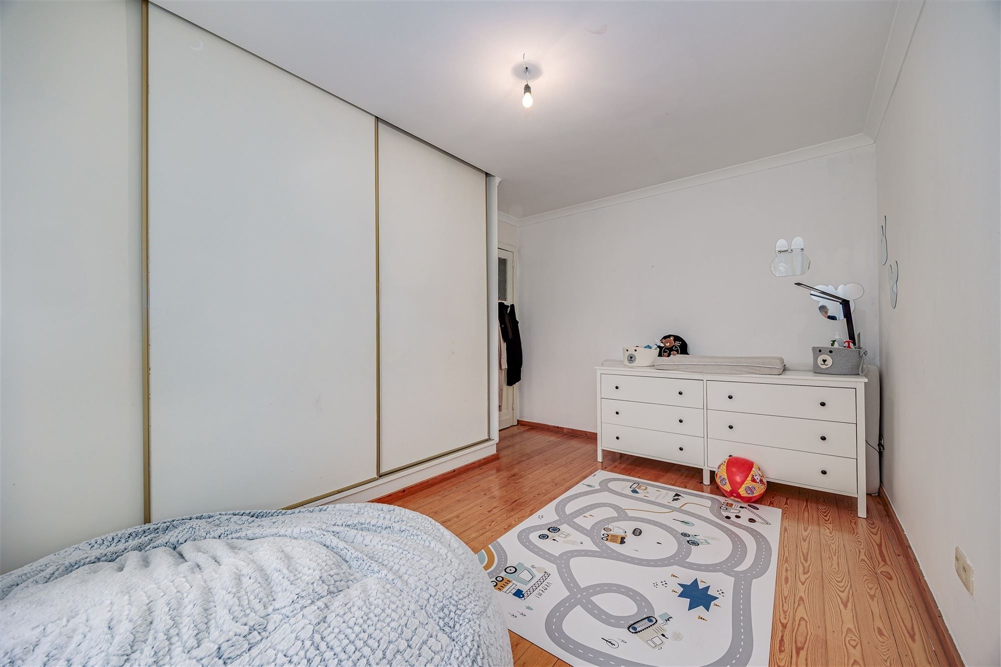 Woning met koer thans ingedeeld in 2 appt foto 7