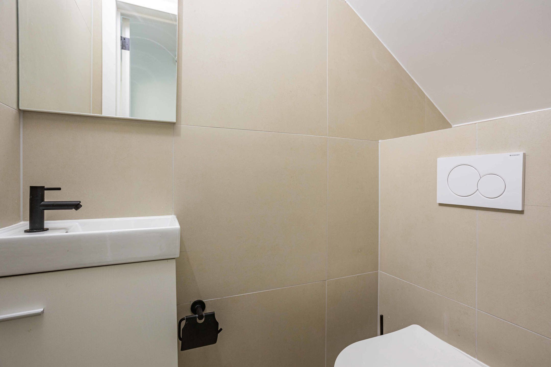 Prachtige nieuwbouwwoning omringd door groen en natuur. foto 9