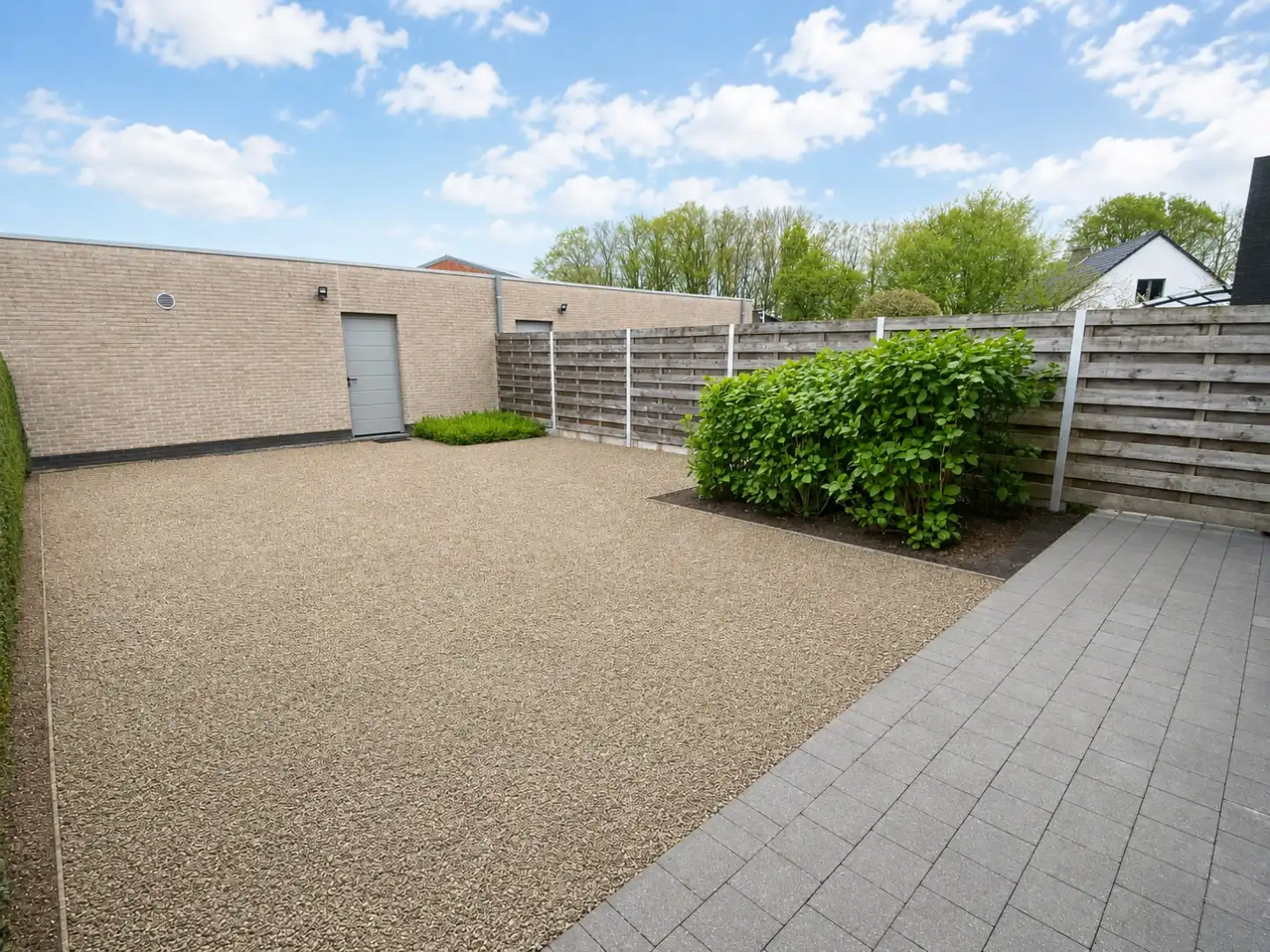 Energiezuinig appartement met twee slaapkamers en ruim terras te huur in Evergem foto 12