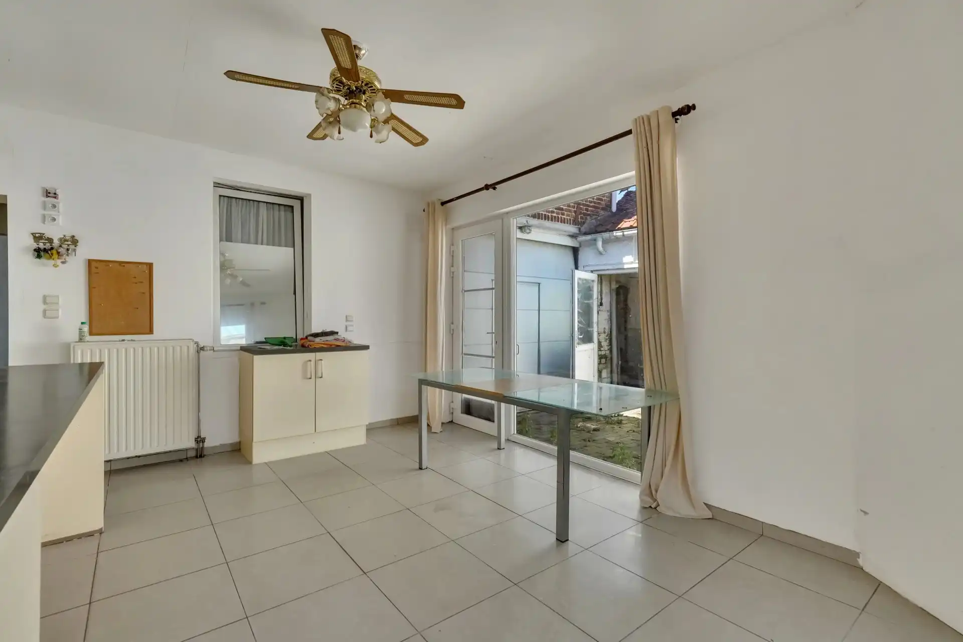 Landelijk gelegen woning met zes slaapkamers foto 11