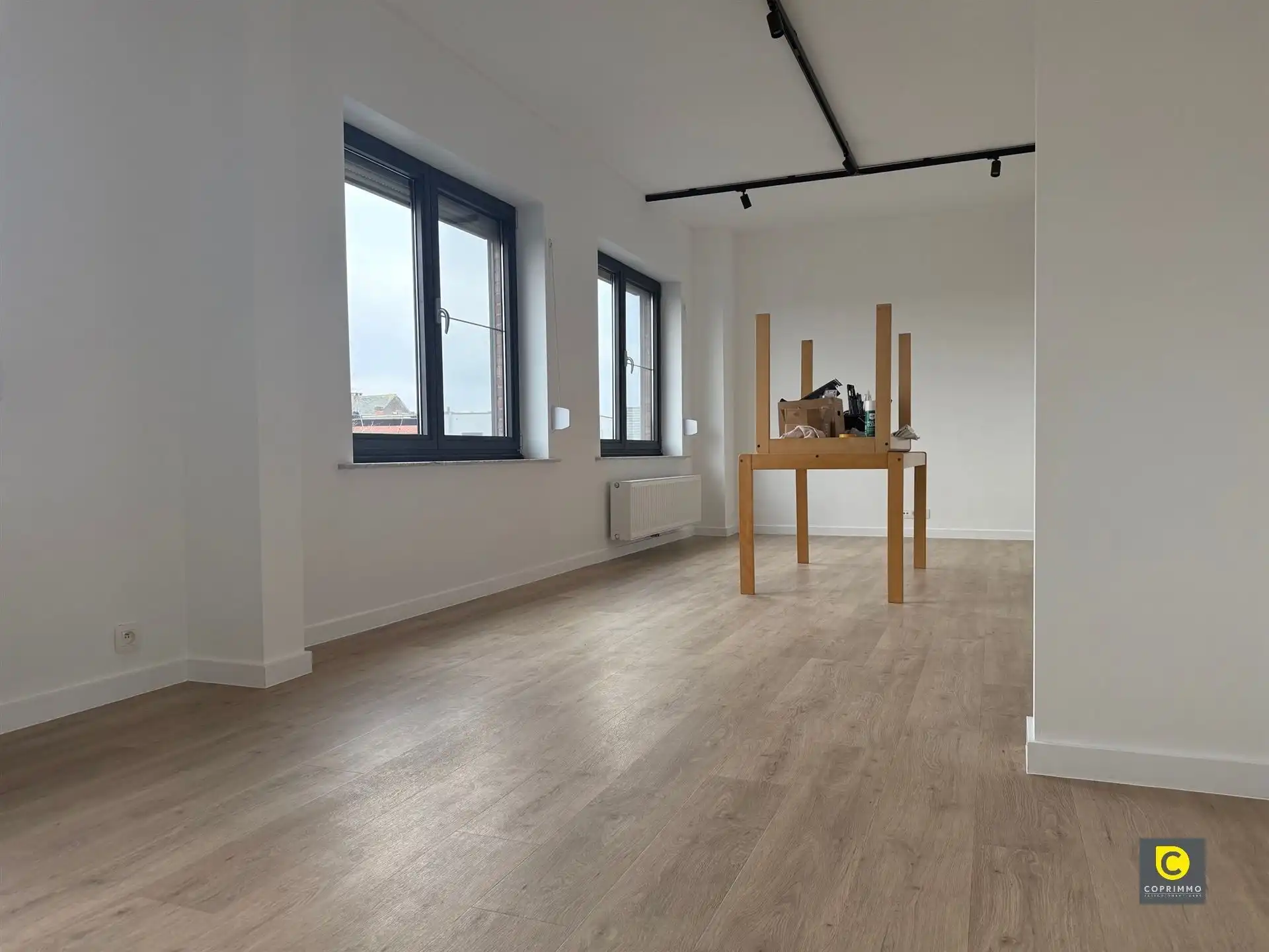 GERENOVEERD APP: 1 slk  foto {{pictureIndex}}