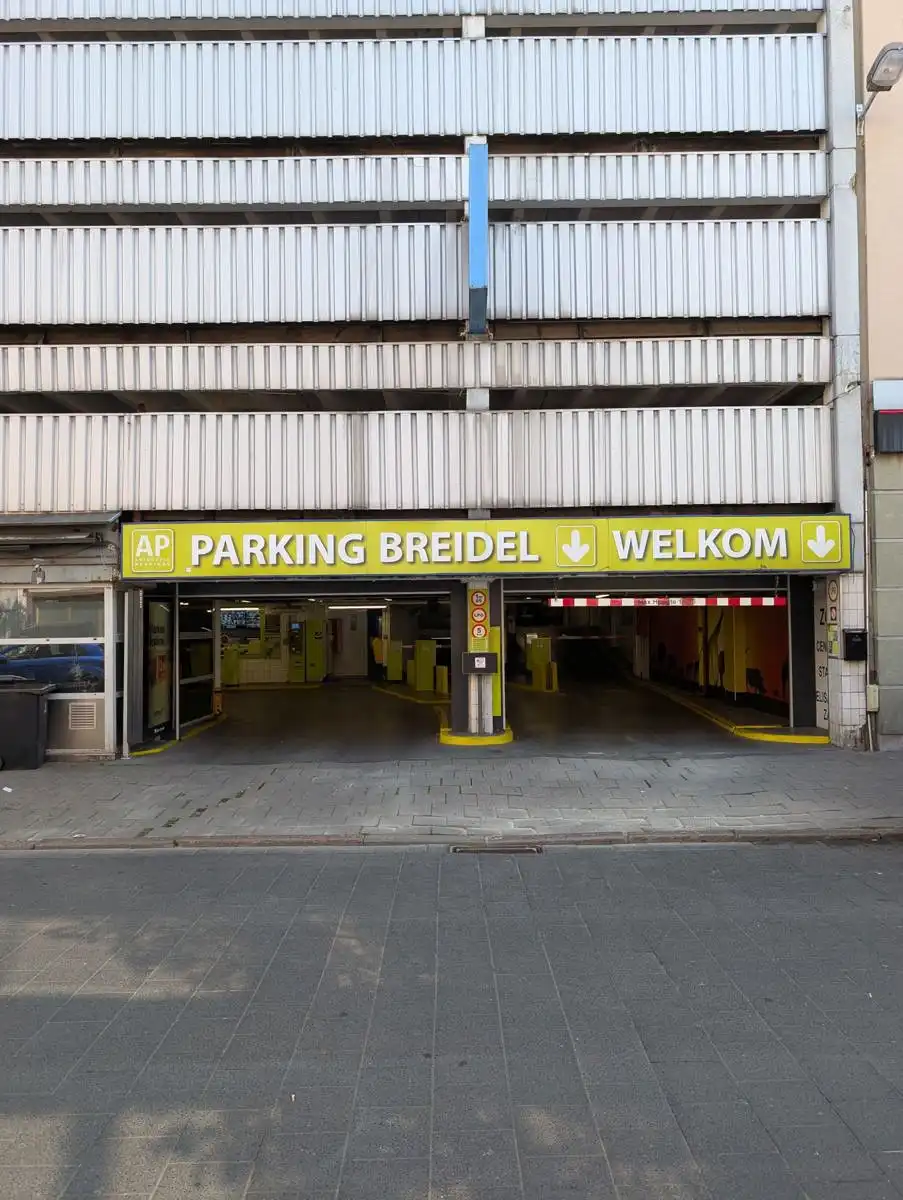 12 parkeerplaatsen in de Parking Breydel foto 2
