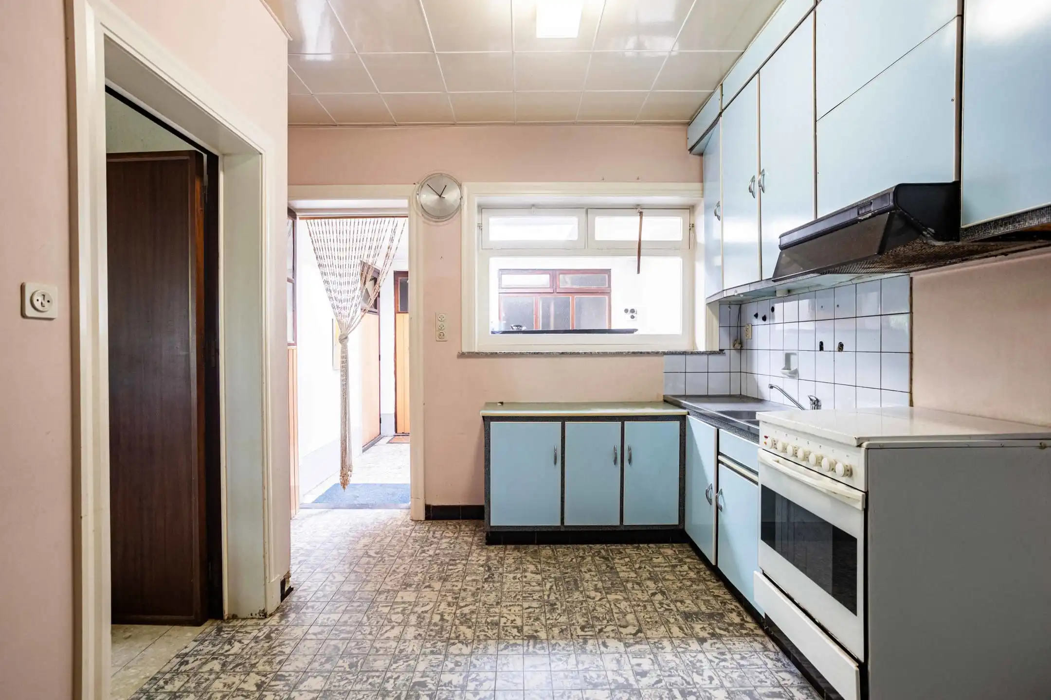 Gunstig gelegen halfopen bebouwing met garage. foto 8