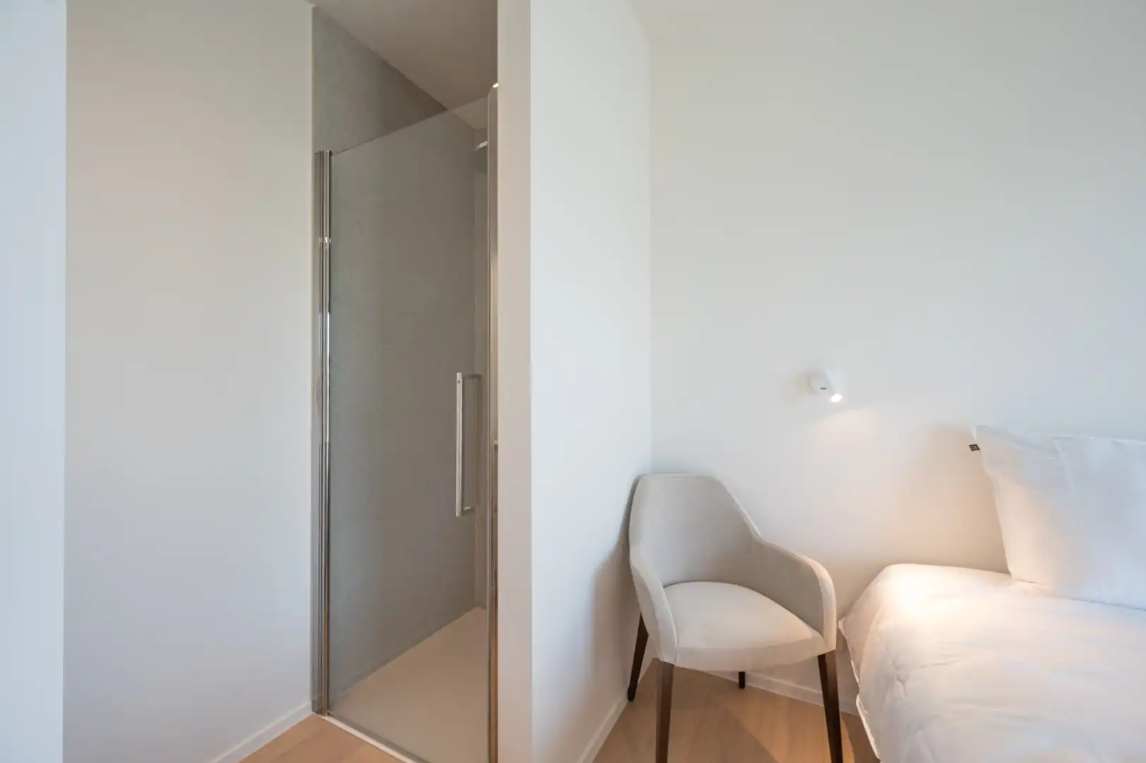 Heldentoren - Duplex genietend van een panoramisch zicht op de kust foto 12