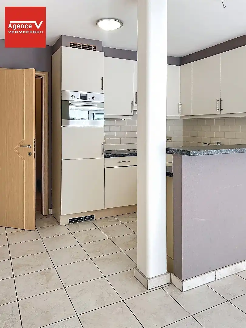 Ruim leefappartement gesitueerd op gunstige locatie tussen Leopold I-plein en Casino Kursaal van Oostende.  foto 8